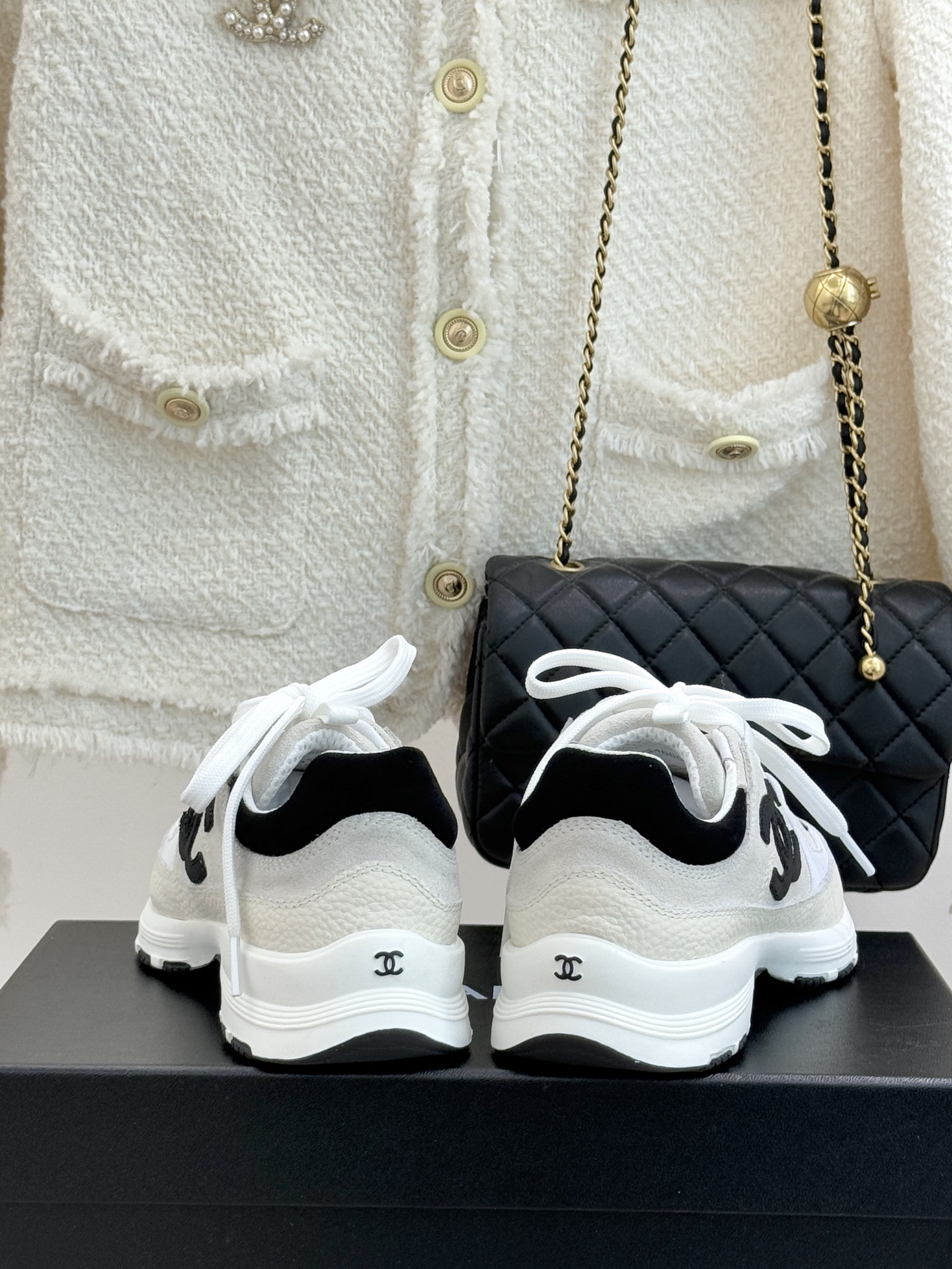 CHANE* ｜小香25A新品运动鞋时尚圈又双叒被香奈儿拿捏住了！就成了各路时髦精的心头好标志性的双C标