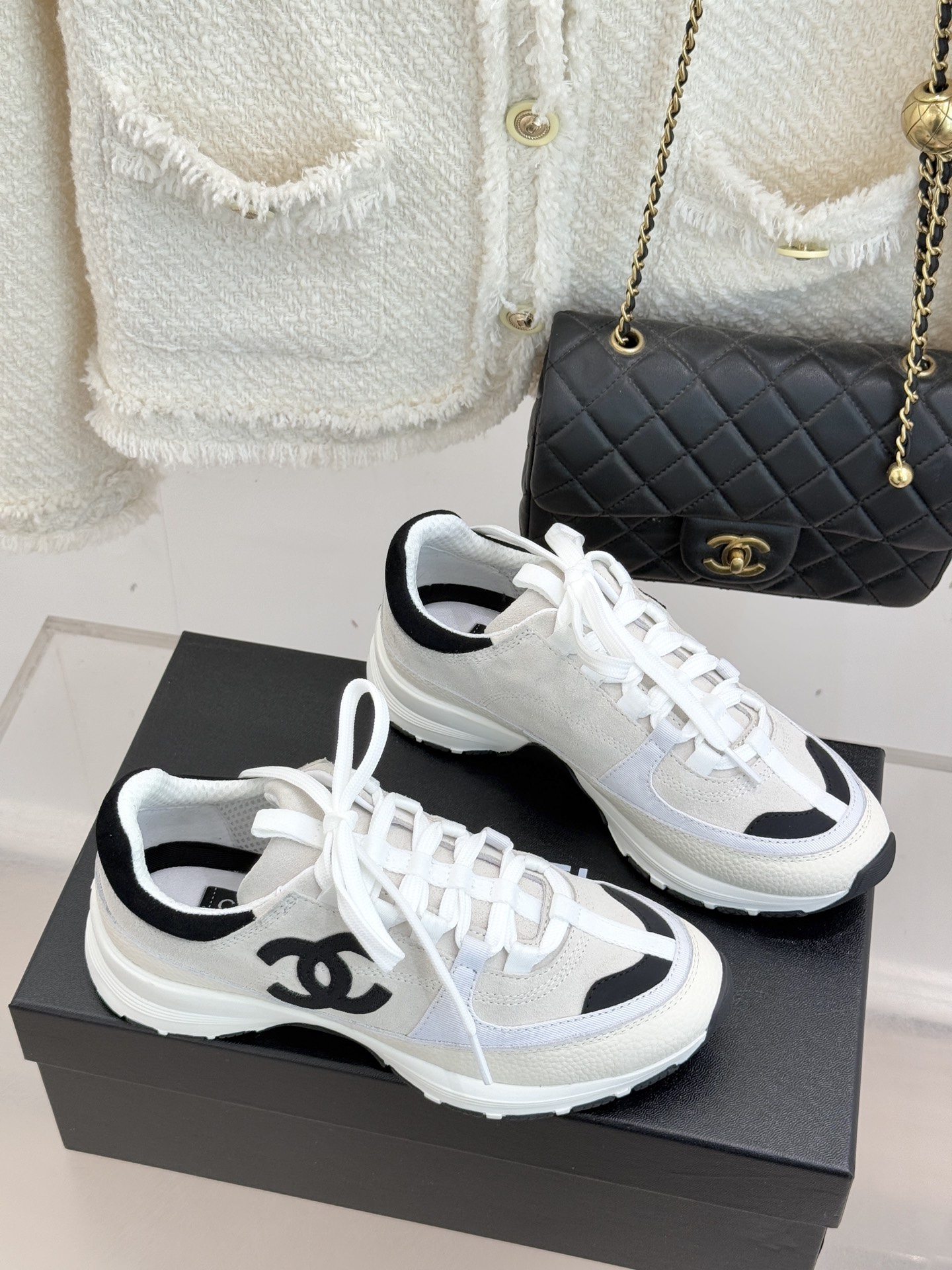 CHANE* ｜小香25A新品运动鞋时尚圈又双叒被香奈儿拿捏住了！就成了各路时髦精的心头好标志性的双C标