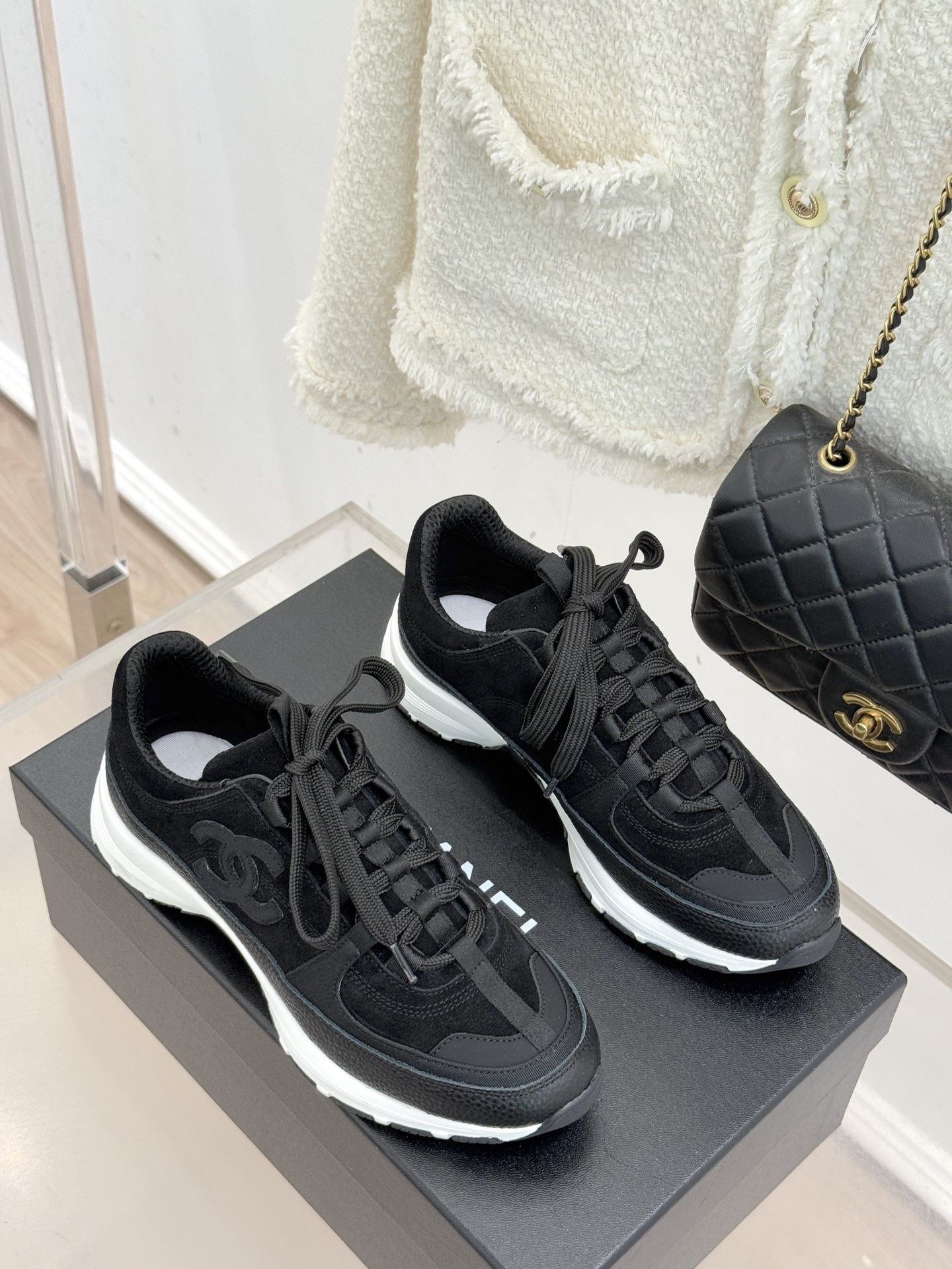 CHANE* ｜小香25A新品运动鞋时尚圈又双叒被香奈儿拿捏住了！就成了各路时髦精的心头好标志性的双C标