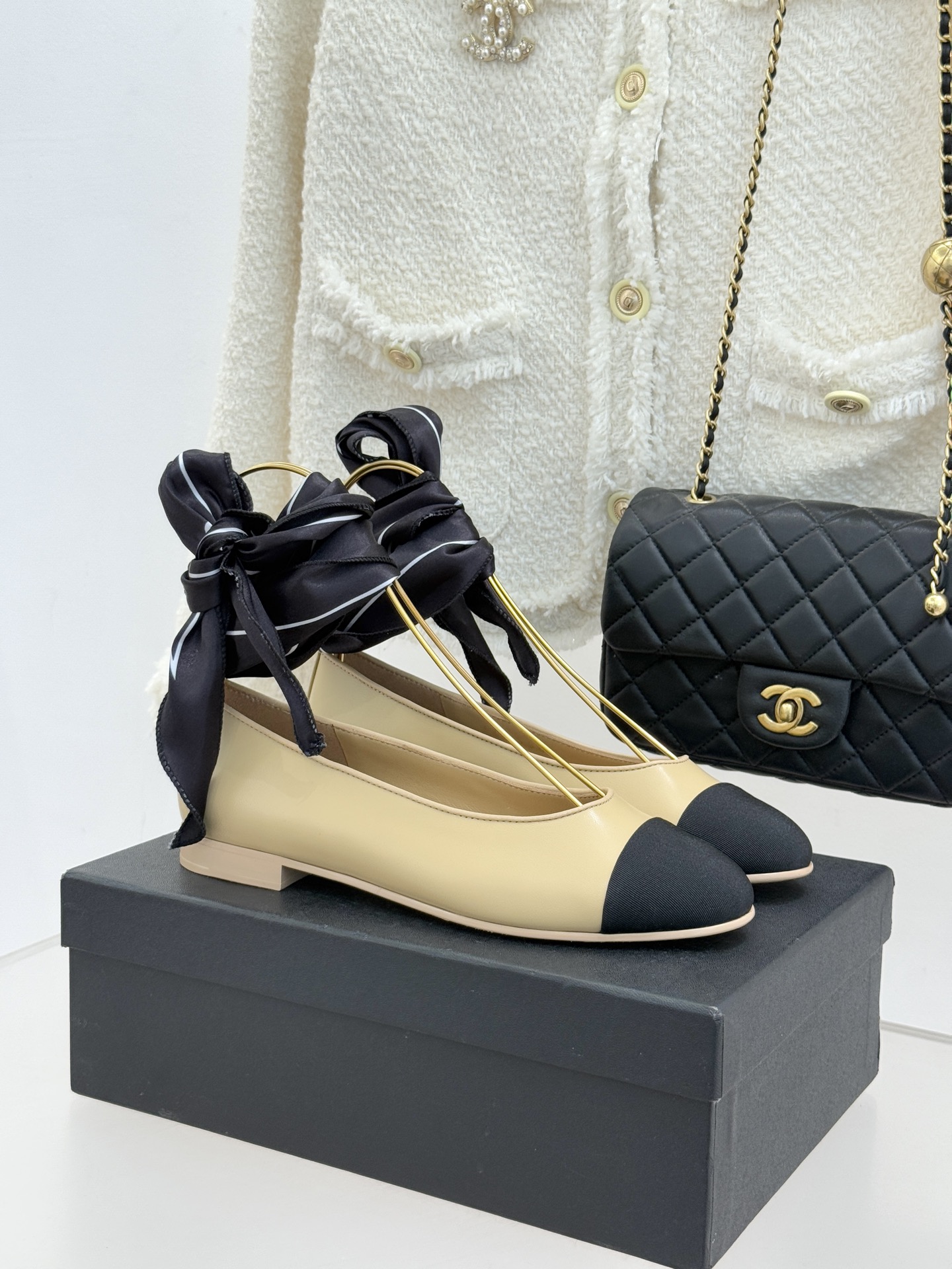 CHANE*｜小香26C新品双C丝带平底玛丽珍鞋藏着少女感与优雅感的双重惊艳以丝带设计打破经典边界双元素