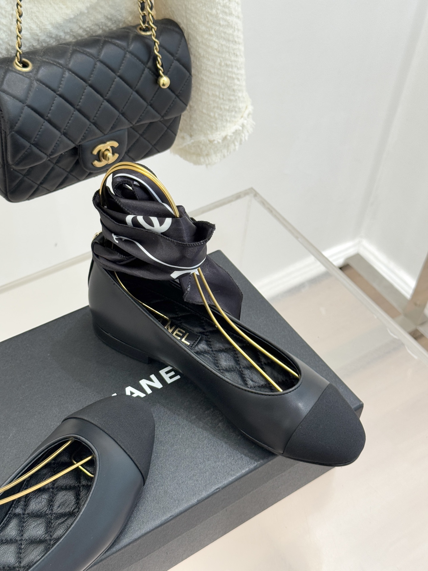 CHANE*｜小香26C新品双C丝带平底玛丽珍鞋藏着少女感与优雅感的双重惊艳以丝带设计打破经典边界双元素