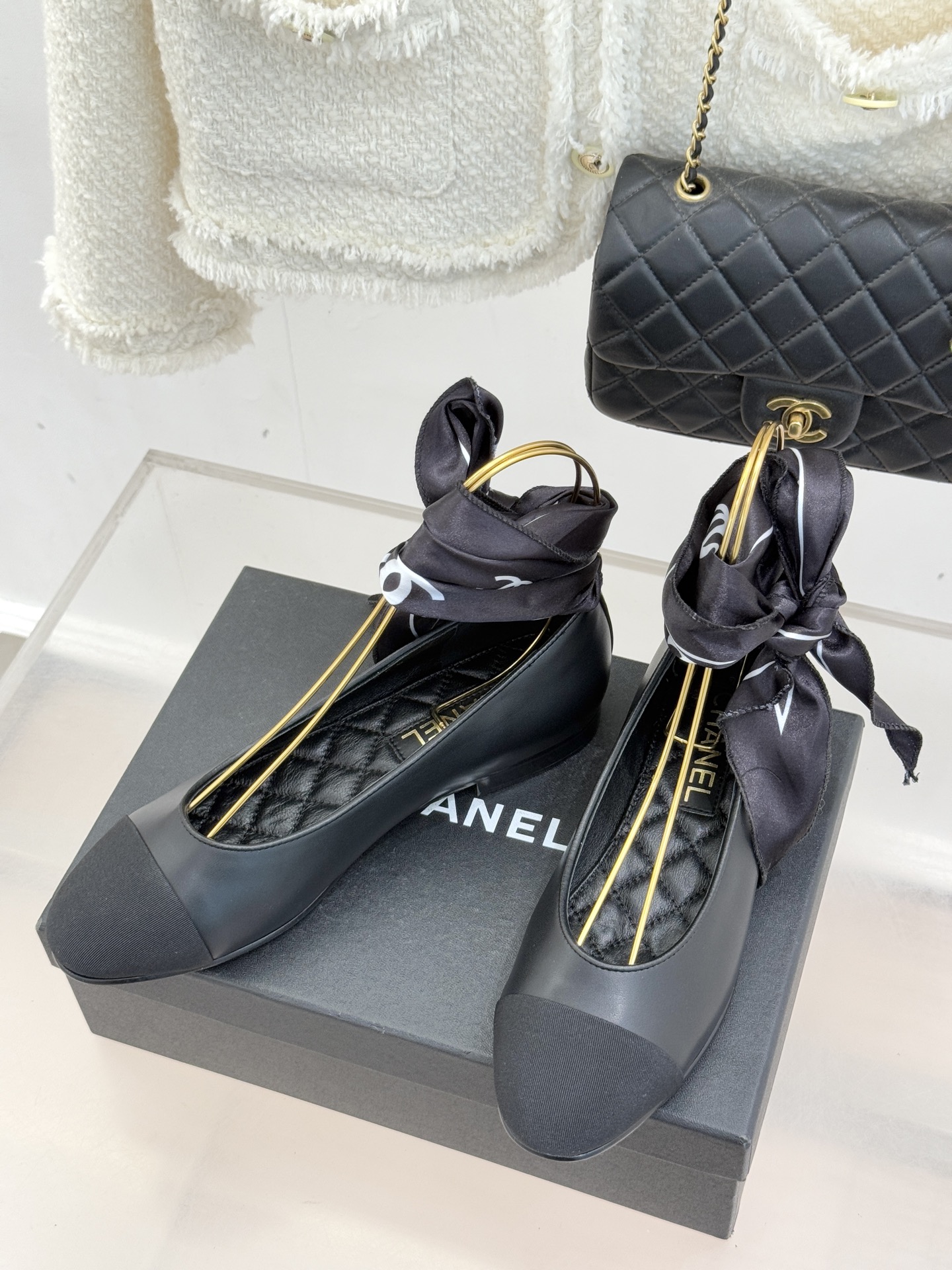 CHANE*｜小香26C新品双C丝带平底玛丽珍鞋藏着少女感与优雅感的双重惊艳以丝带设计打破经典边界双元素