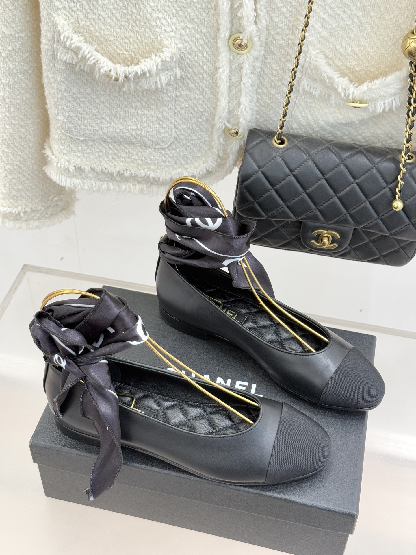 CHANE*｜小香26C新品双C丝带平底玛丽珍鞋藏着少女感与优雅感的双重惊艳以丝带设计打破经典边界双元素