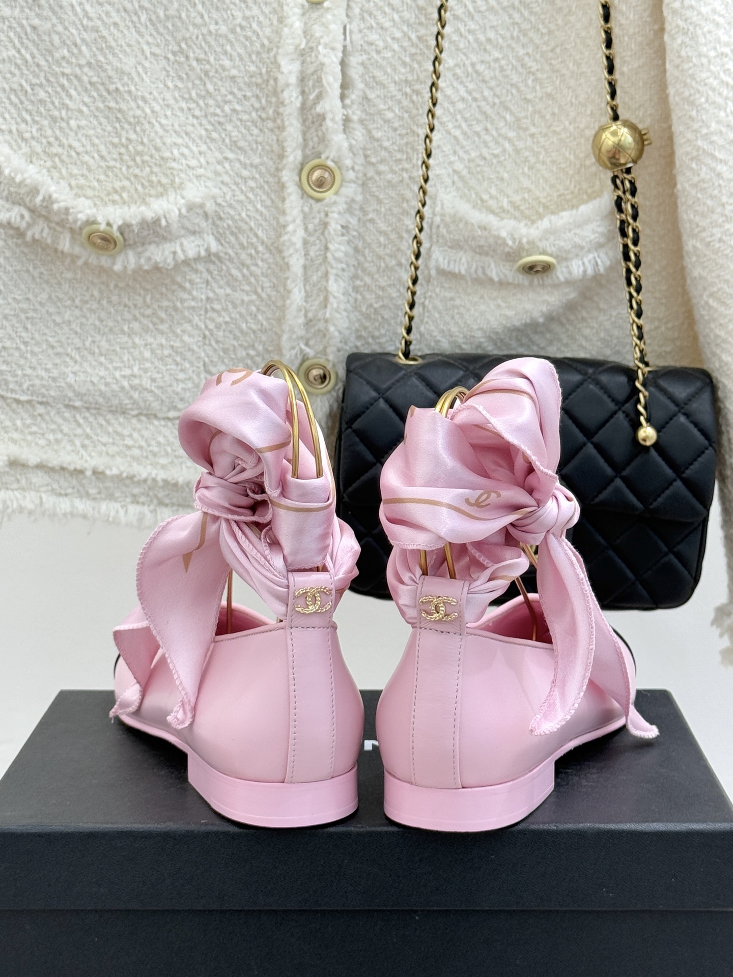 CHANE*｜小香26C新品双C丝带平底玛丽珍鞋藏着少女感与优雅感的双重惊艳以丝带设计打破经典边界双元素