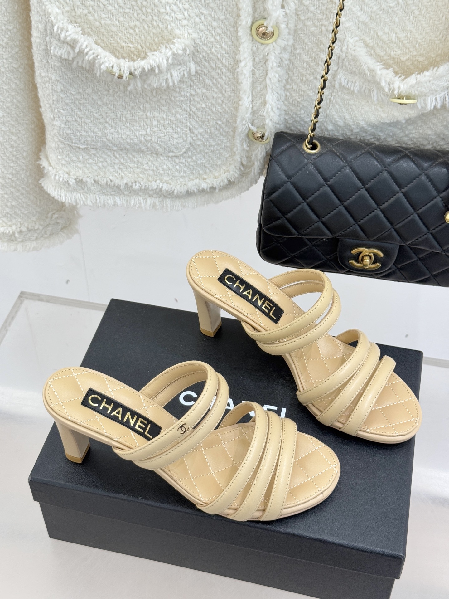 CHANE*｜小香26C早春新品双C细带拖鞋凝萃法式奢雅与早春松弛感以经典标识焕新慵懒格调三种跟高精准适