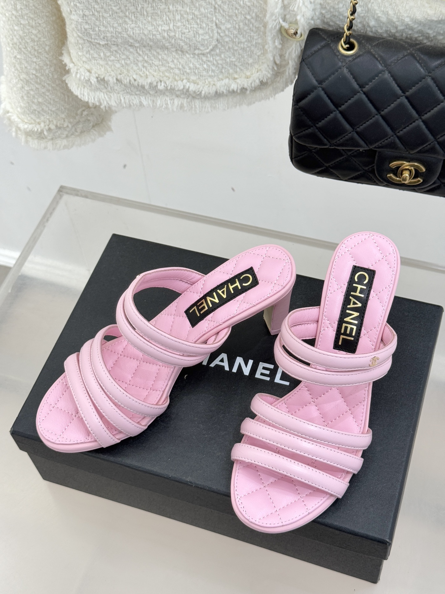 CHANE*｜小香26C早春新品双C细带拖鞋凝萃法式奢雅与早春松弛感以经典标识焕新慵懒格调三种跟高精准适