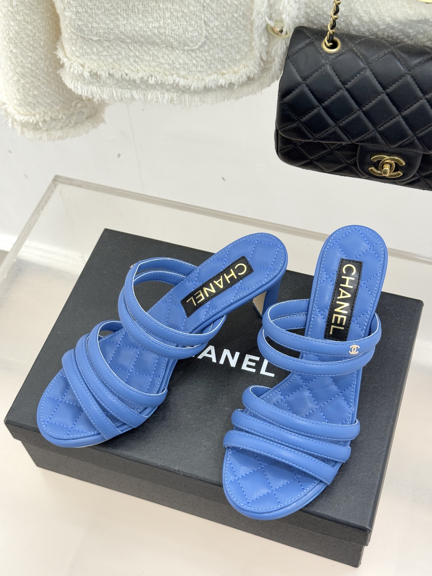 CHANE*｜小香26C早春新品双C细带拖鞋凝萃法式奢雅与早春松弛感以经典标识焕新慵懒格调三种跟高精准适