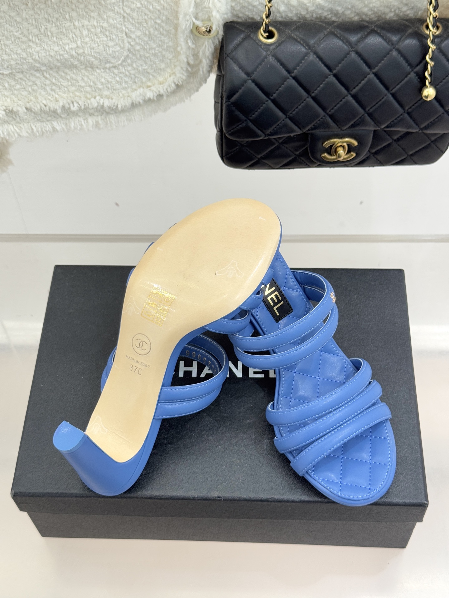 CHANE*｜小香26C早春新品双C细带拖鞋凝萃法式奢雅与早春松弛感以经典标识焕新慵懒格调三种跟高精准适