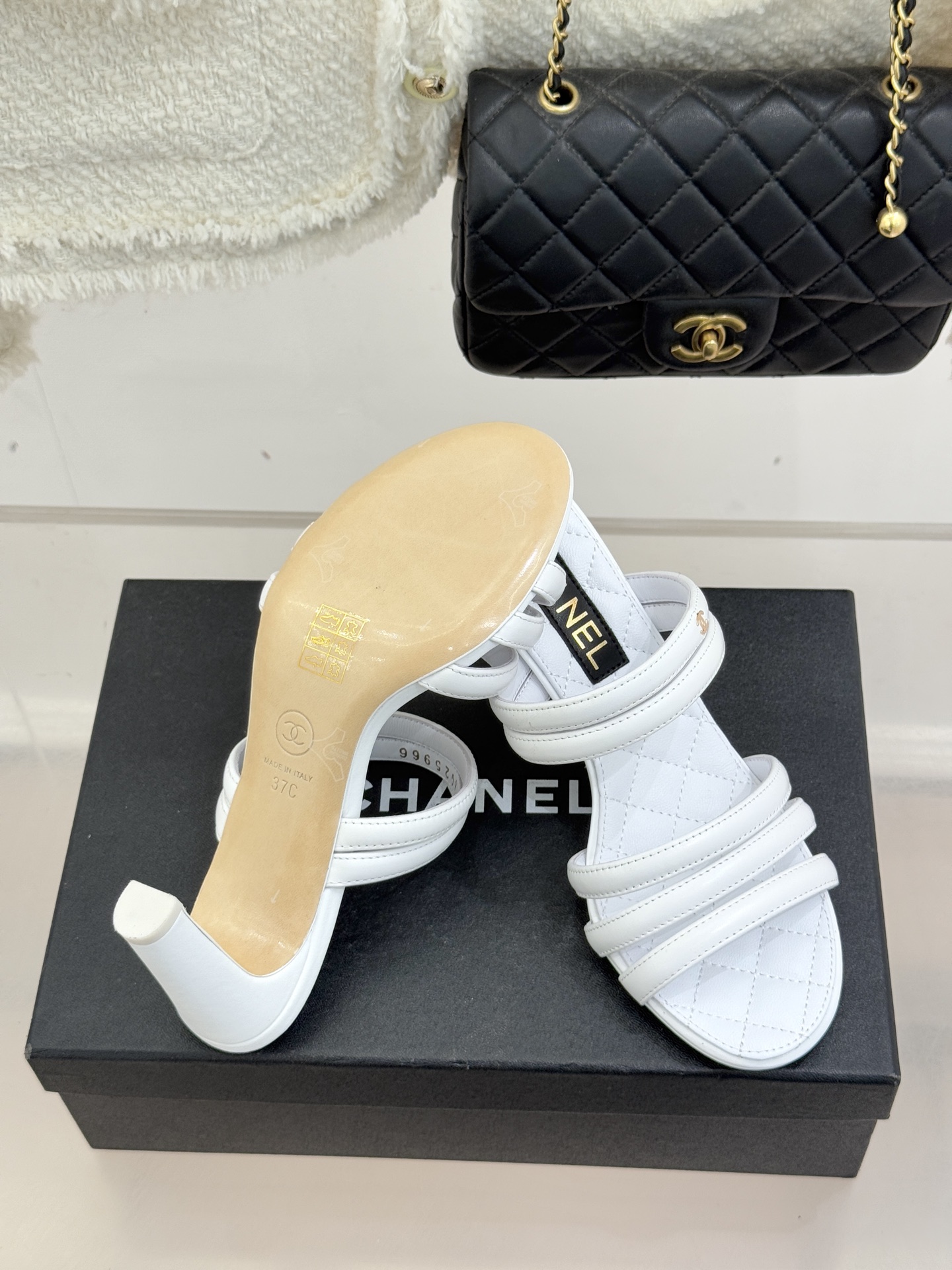 CHANE*｜小香26C早春新品双C细带拖鞋凝萃法式奢雅与早春松弛感以经典标识焕新慵懒格调三种跟高精准适