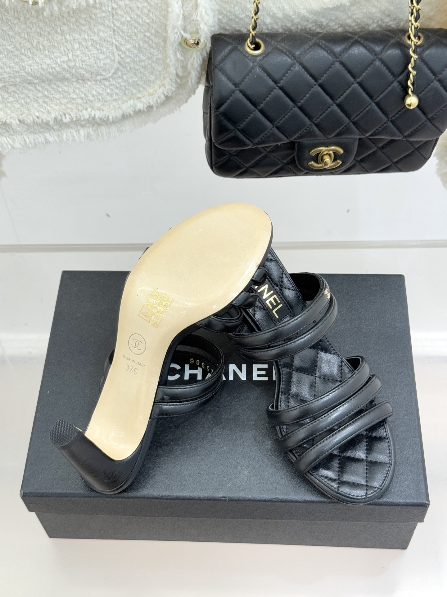 CHANE*｜小香26C早春新品双C细带拖鞋凝萃法式奢雅与早春松弛感以经典标识焕新慵懒格调三种跟高精准适