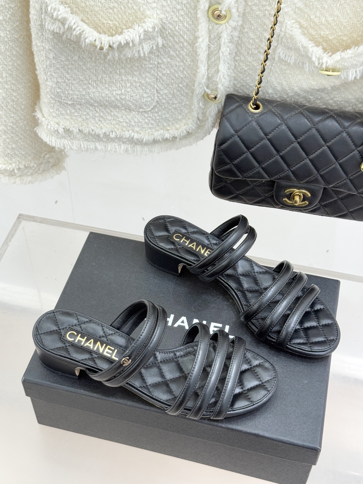 CHANE*｜小香26C早春新品双C细带拖鞋凝萃法式奢雅与早春松弛感以经典标识焕新慵懒格调三种跟高精准适