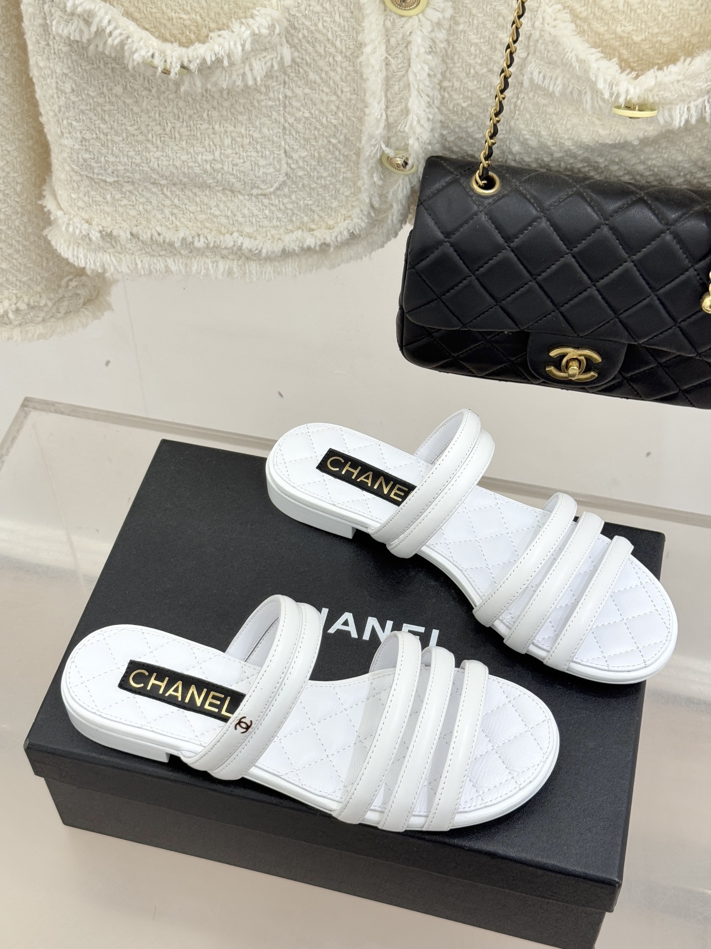 CHANE*｜小香26C早春新品双C细带拖鞋凝萃法式奢雅与早春松弛感以经典标识焕新慵懒格调三种跟高精准适