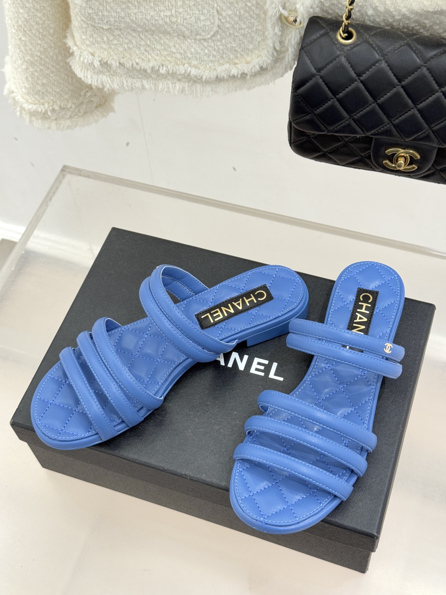 CHANE*｜小香26C早春新品双C细带拖鞋凝萃法式奢雅与早春松弛感以经典标识焕新慵懒格调三种跟高精准适