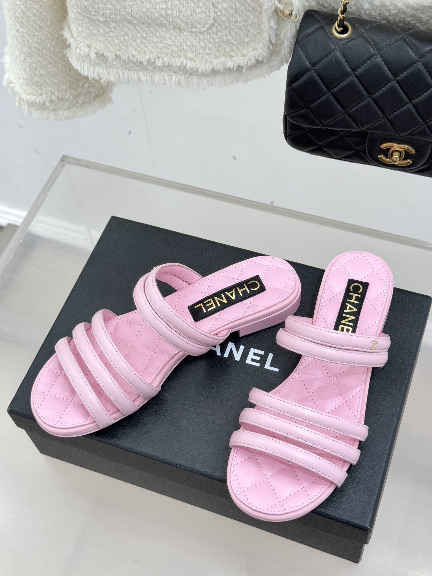 CHANE*｜小香26C早春新品双C细带拖鞋凝萃法式奢雅与早春松弛感以经典标识焕新慵懒格调三种跟高精准适