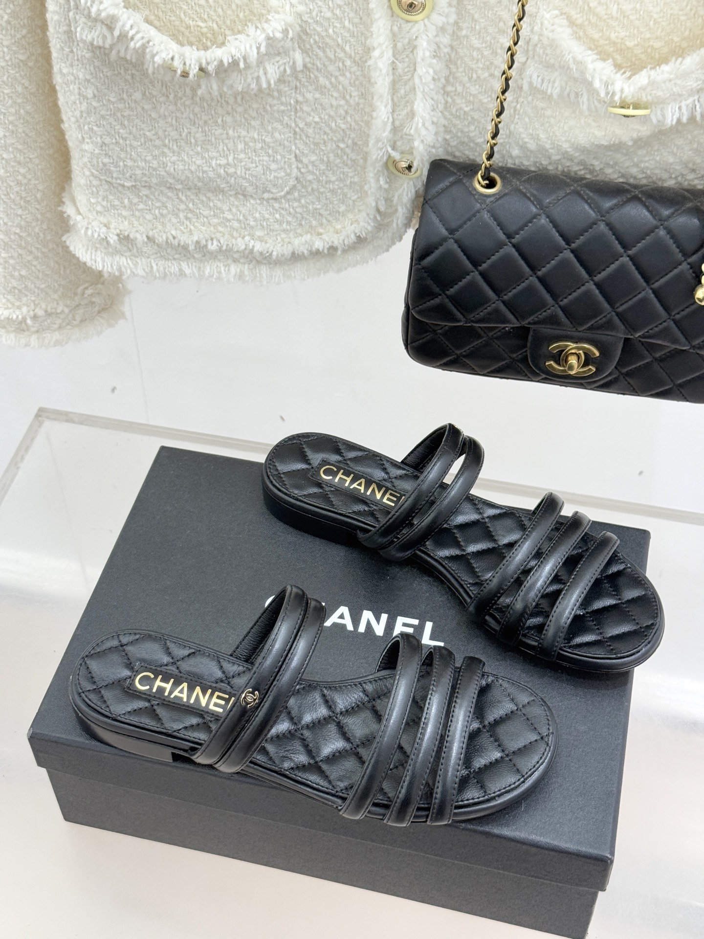 CHANE*｜小香26C早春新品双C细带拖鞋凝萃法式奢雅与早春松弛感以经典标识焕新慵懒格调三种跟高精准适