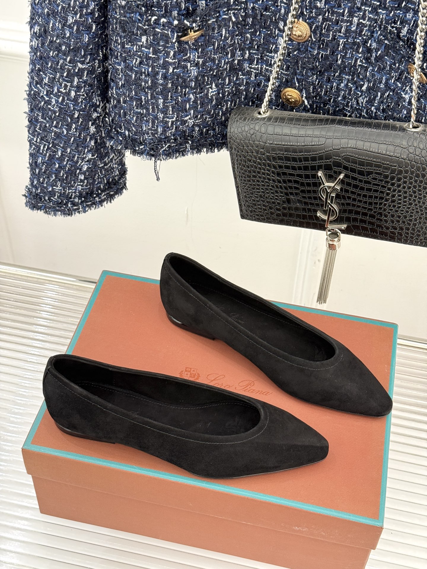 Loro Piana/ LP 经典复古绝美女巫平底鞋极简主义风格 复古又级！简约又大气 属于非常耐看的款