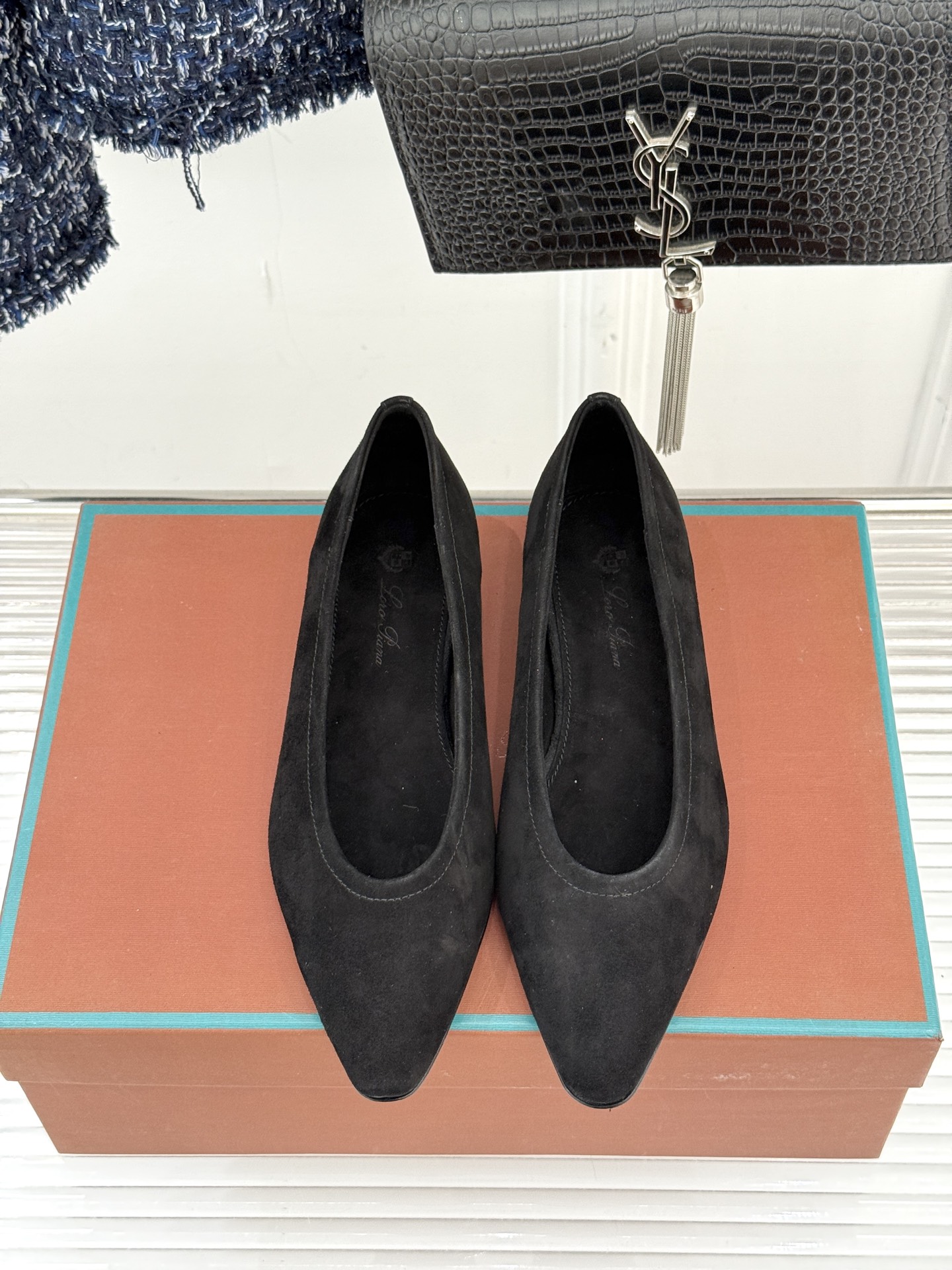 Loro Piana/ LP 经典复古绝美女巫平底鞋极简主义风格 复古又级！简约又大气 属于非常耐看的款