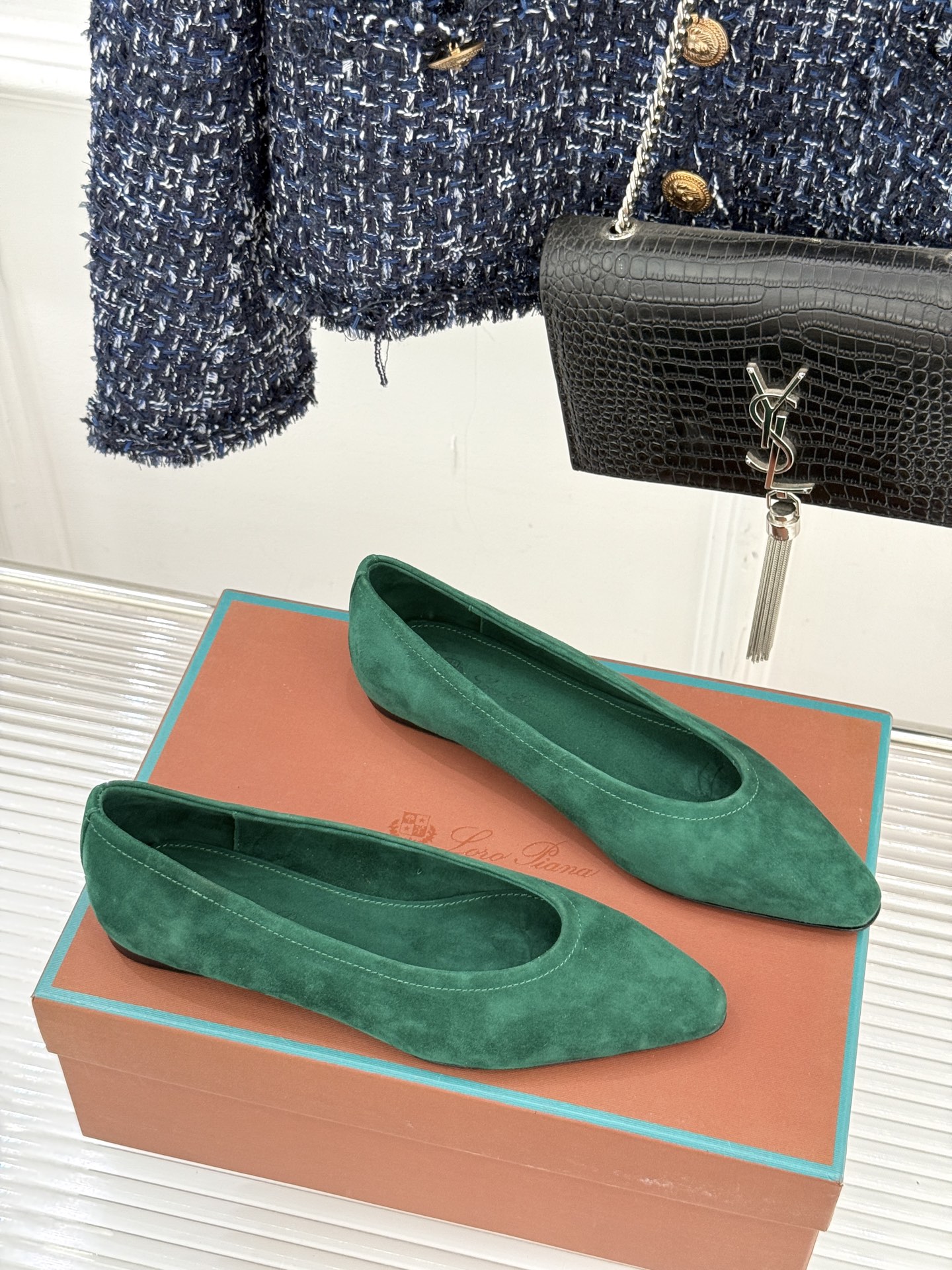 Loro Piana/ LP 经典复古绝美女巫平底鞋极简主义风格 复古又级！简约又大气 属于非常耐看的款