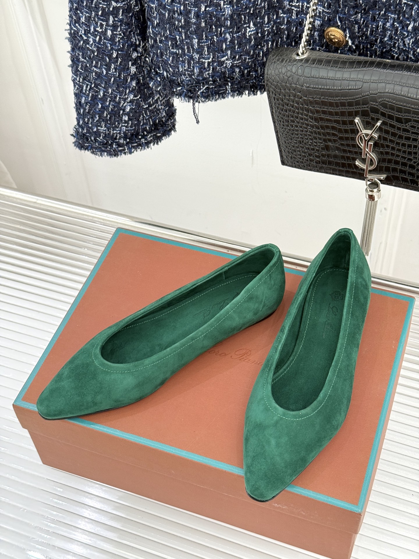 Loro Piana/ LP 经典复古绝美女巫平底鞋极简主义风格 复古又级！简约又大气 属于非常耐看的款