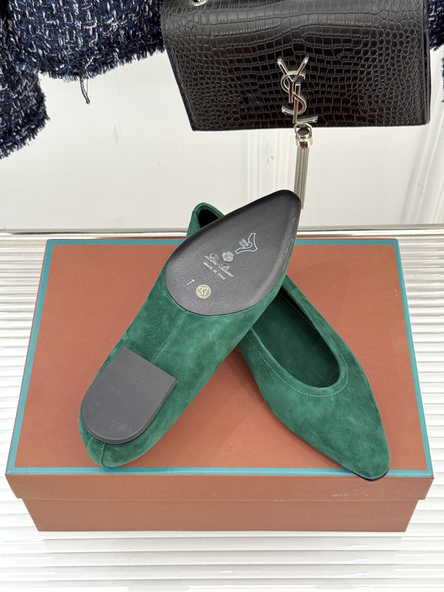 Loro Piana/ LP 经典复古绝美女巫平底鞋极简主义风格 复古又级！简约又大气 属于非常耐看的款