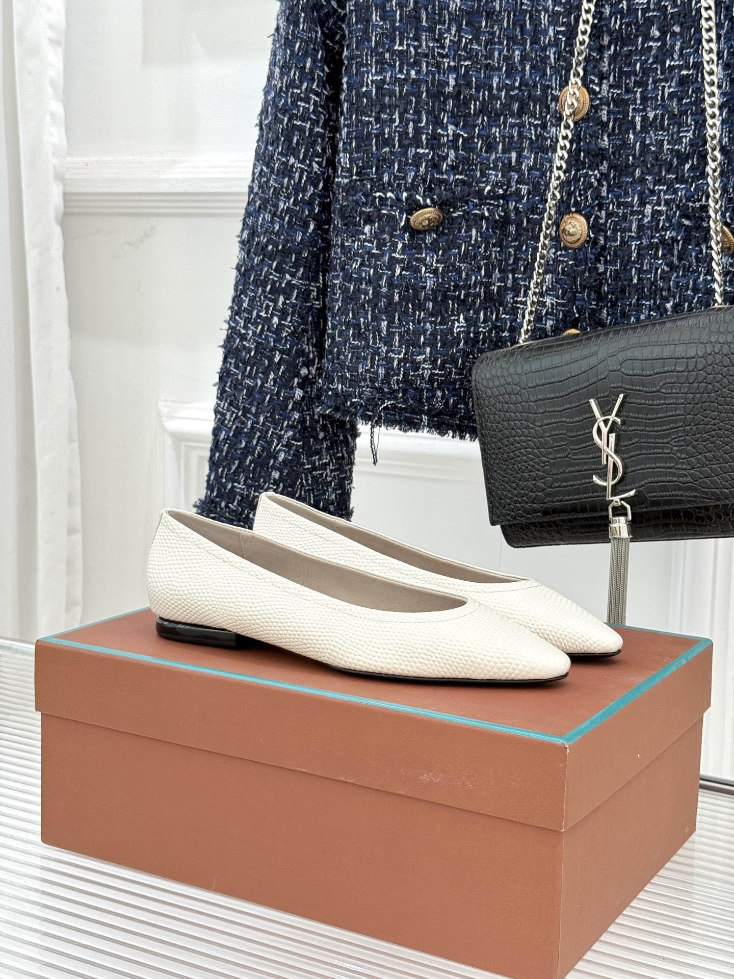 Loro Piana/ LP 经典复古绝美女巫平底鞋极简主义风格 复古又级！简约又大气 属于非常耐看的款