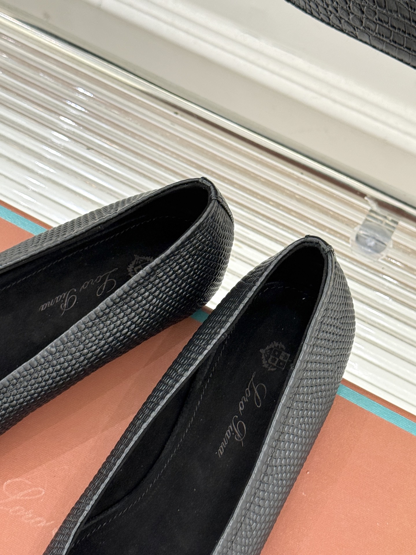 Loro Piana/ LP 经典复古绝美女巫平底鞋极简主义风格 复古又级！简约又大气 属于非常耐看的款