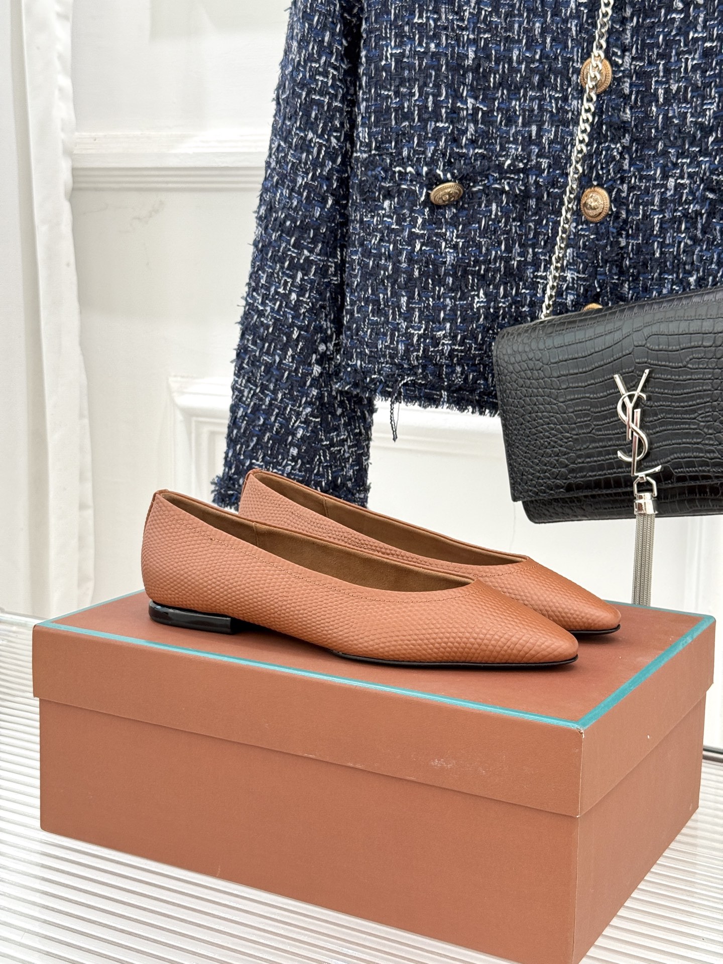 Loro Piana/ LP 经典复古绝美女巫平底鞋极简主义风格 复古又级！简约又大气 属于非常耐看的款