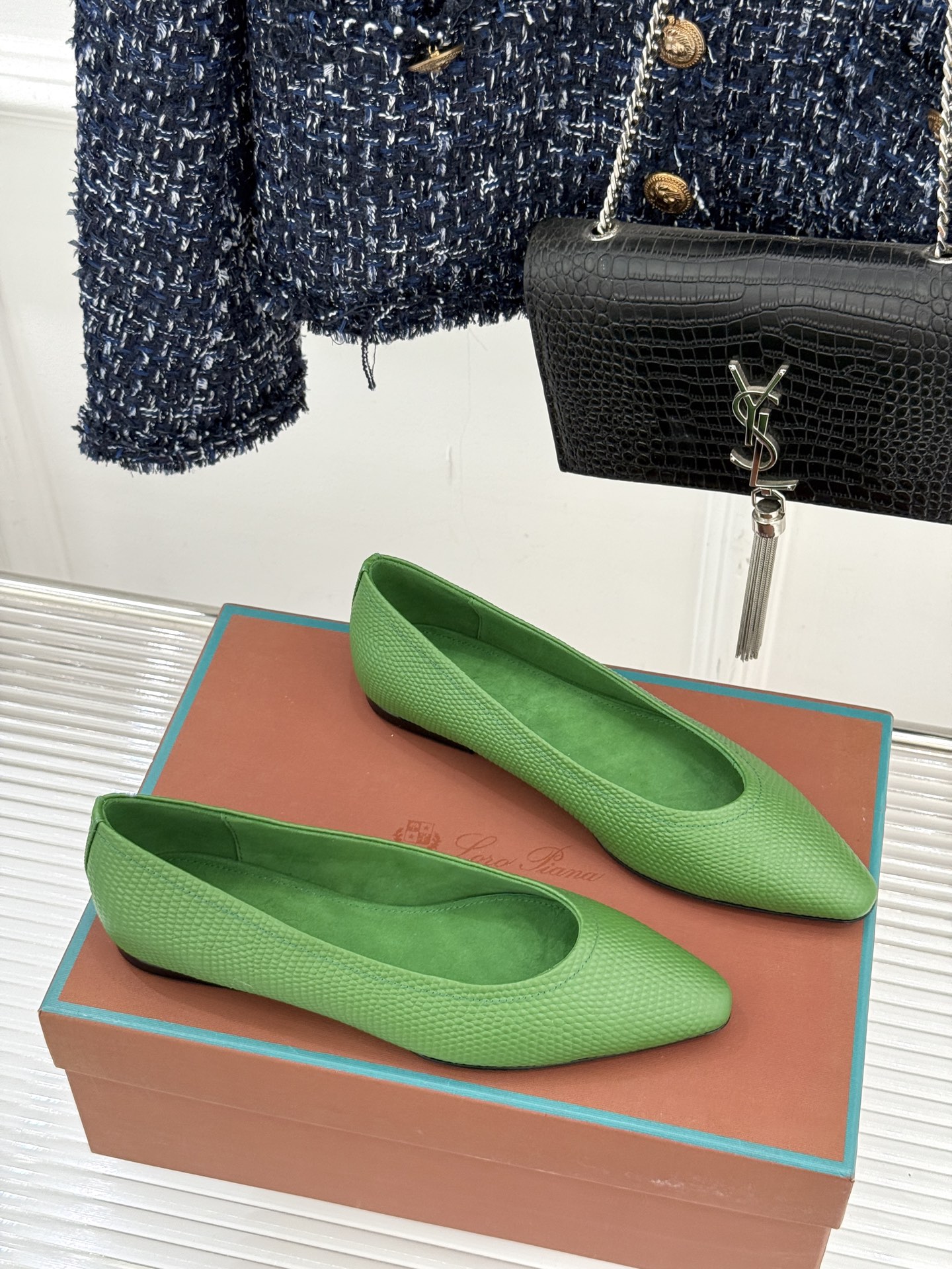 Loro Piana/ LP 经典复古绝美女巫平底鞋极简主义风格 复古又级！简约又大气 属于非常耐看的款