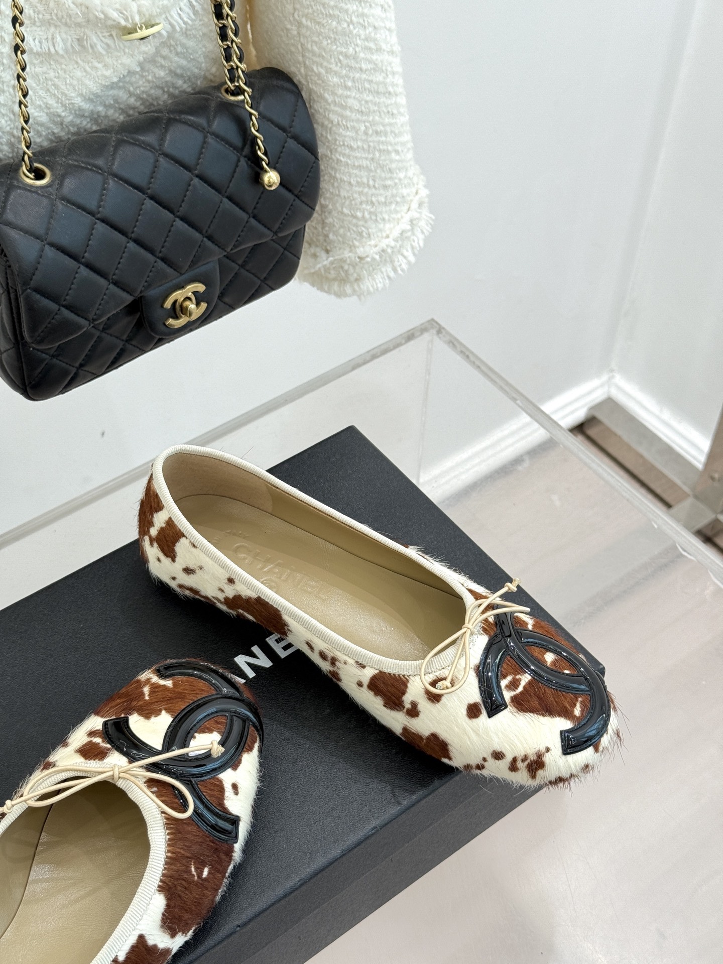 CHANE*｜小香经典中古大双C菱格蝴蝶结豹纹马毛芭蕾舞鞋当菱格纹的密码邂逅芭蕾的灵动这双单鞋便成了穿越