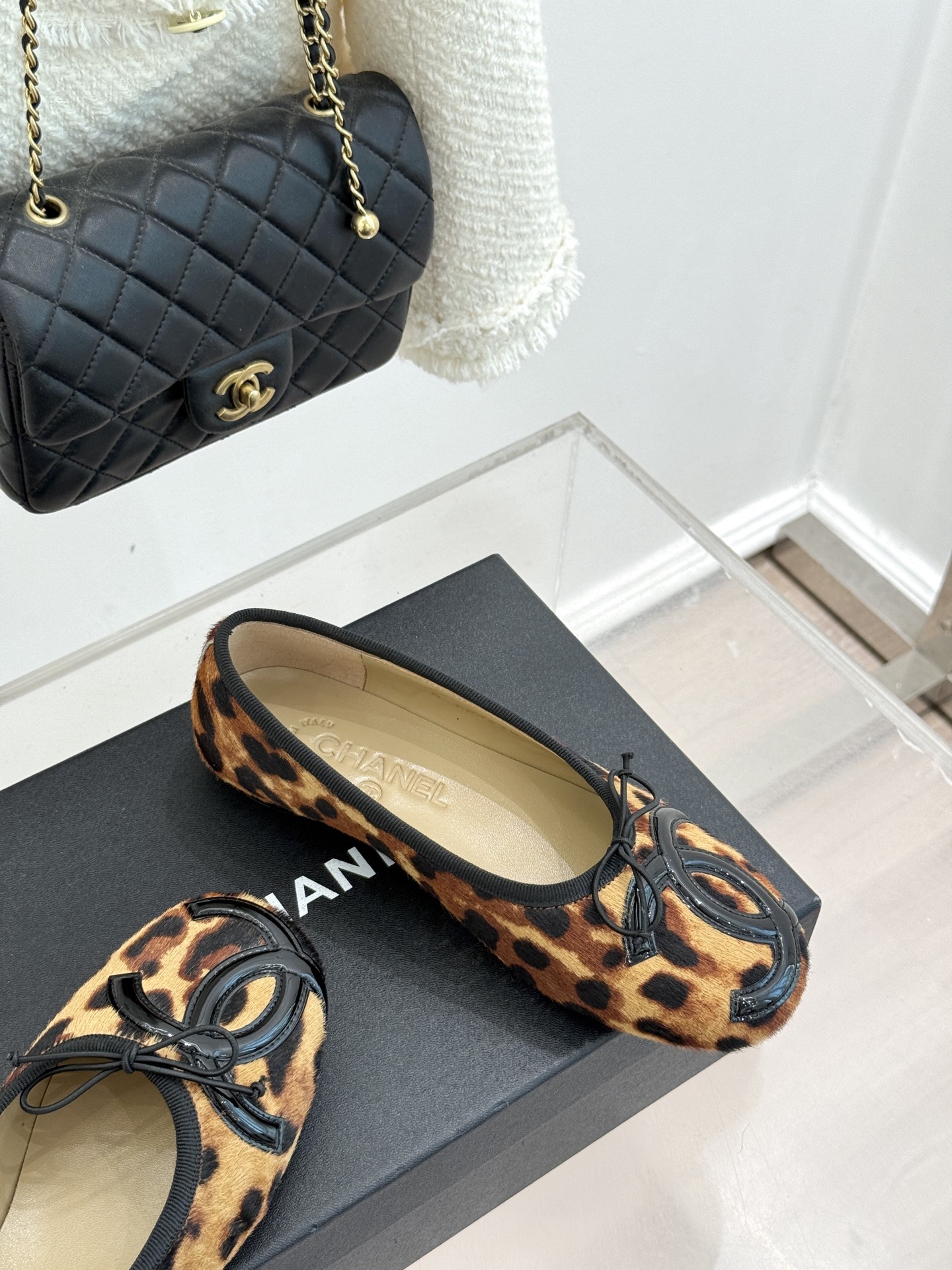 CHANE*｜小香经典中古大双C菱格蝴蝶结豹纹马毛芭蕾舞鞋当菱格纹的密码邂逅芭蕾的灵动这双单鞋便成了穿越