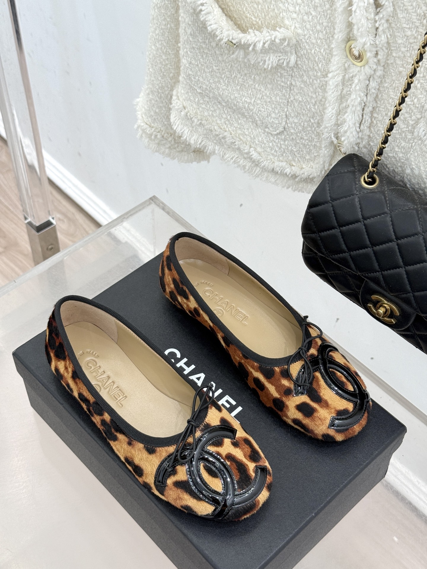 CHANE*｜小香经典中古大双C菱格蝴蝶结豹纹马毛芭蕾舞鞋当菱格纹的密码邂逅芭蕾的灵动这双单鞋便成了穿越