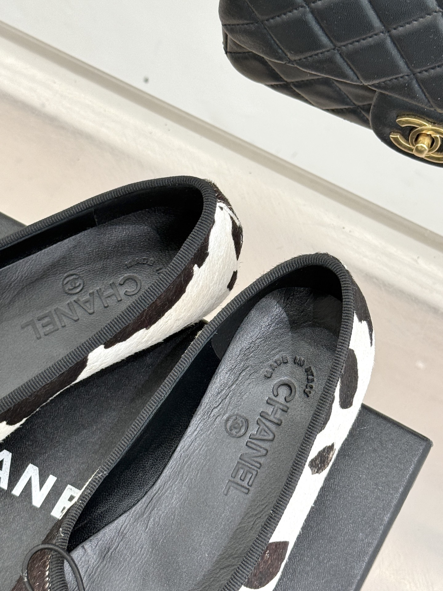 CHANE*｜小香经典中古大双C菱格蝴蝶结豹纹马毛芭蕾舞鞋当菱格纹的密码邂逅芭蕾的灵动这双单鞋便成了穿越