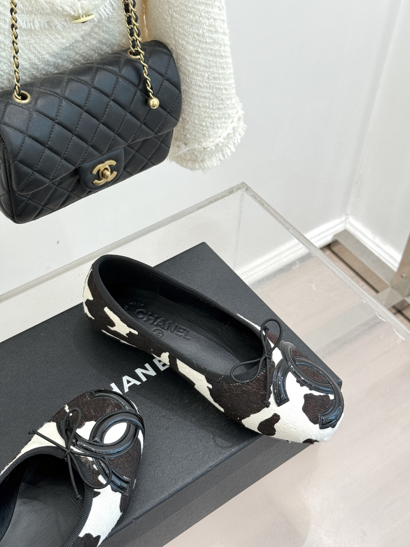 CHANE*｜小香经典中古大双C菱格蝴蝶结豹纹马毛芭蕾舞鞋当菱格纹的密码邂逅芭蕾的灵动这双单鞋便成了穿越