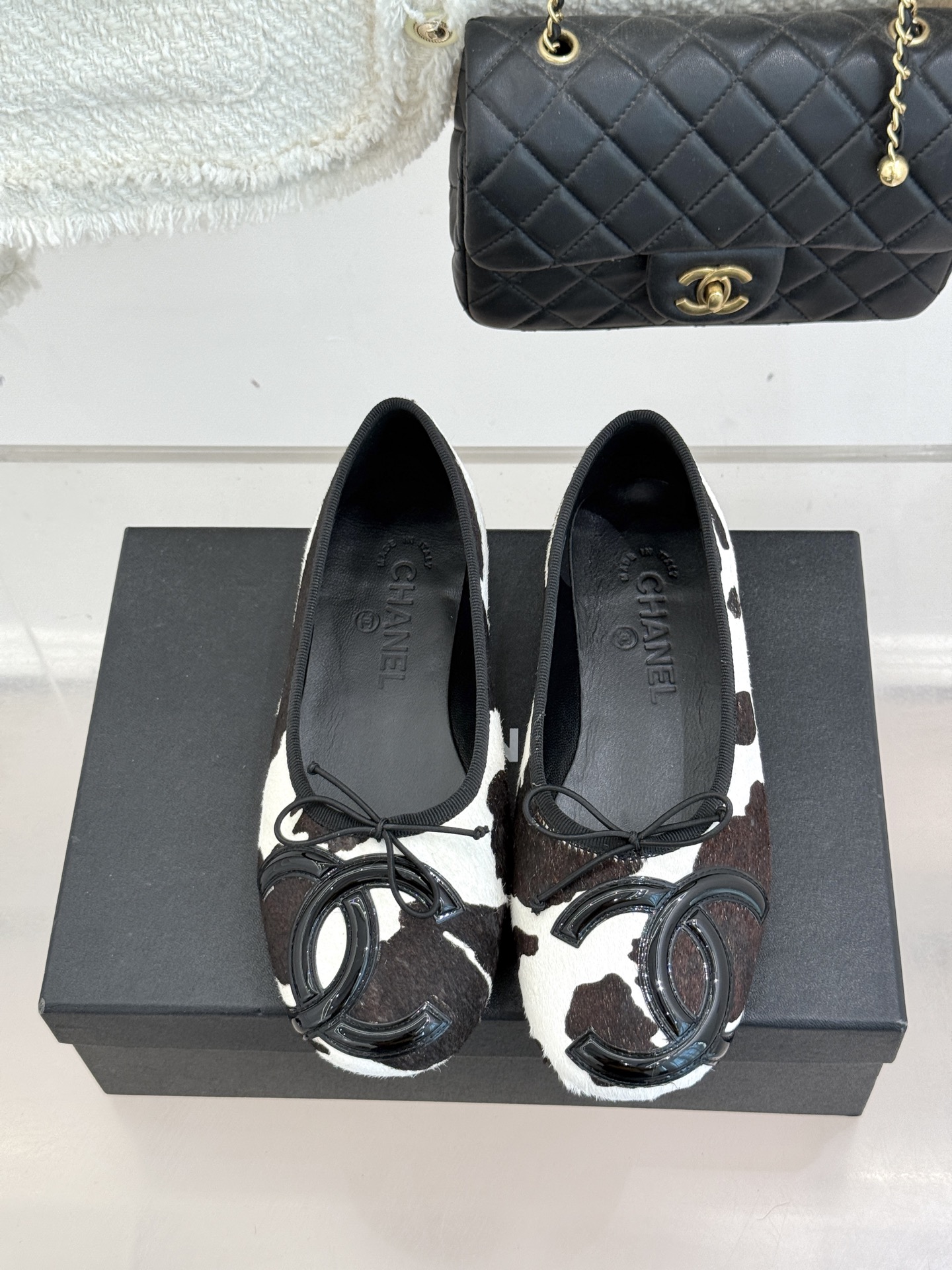 CHANE*｜小香经典中古大双C菱格蝴蝶结豹纹马毛芭蕾舞鞋当菱格纹的密码邂逅芭蕾的灵动这双单鞋便成了穿越