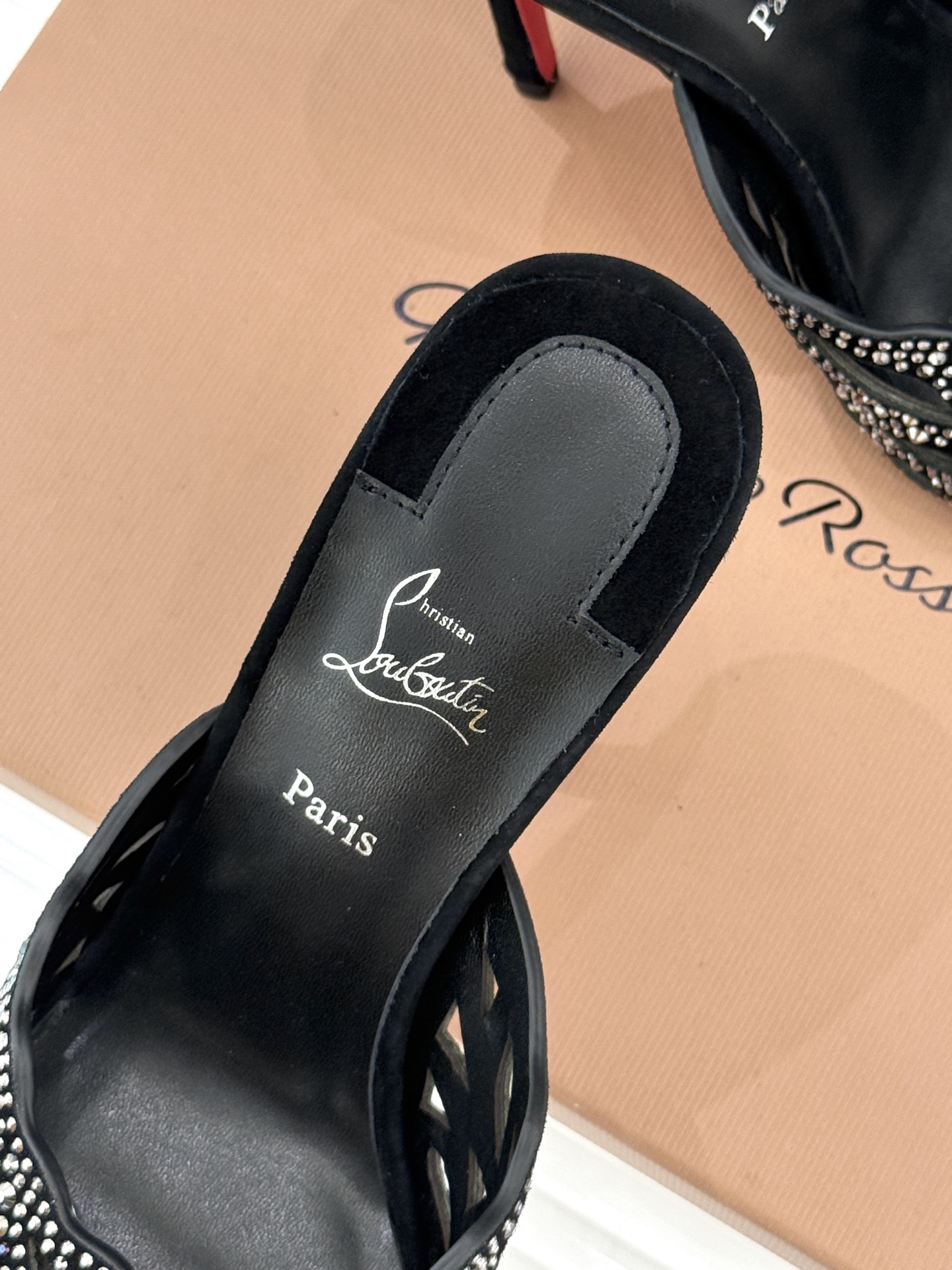 ChristinLouboutin/CL25WF早春新品水钻镂空尖头高跟拖鞋当巴黎的浪漫基因邂逅艺术的璀