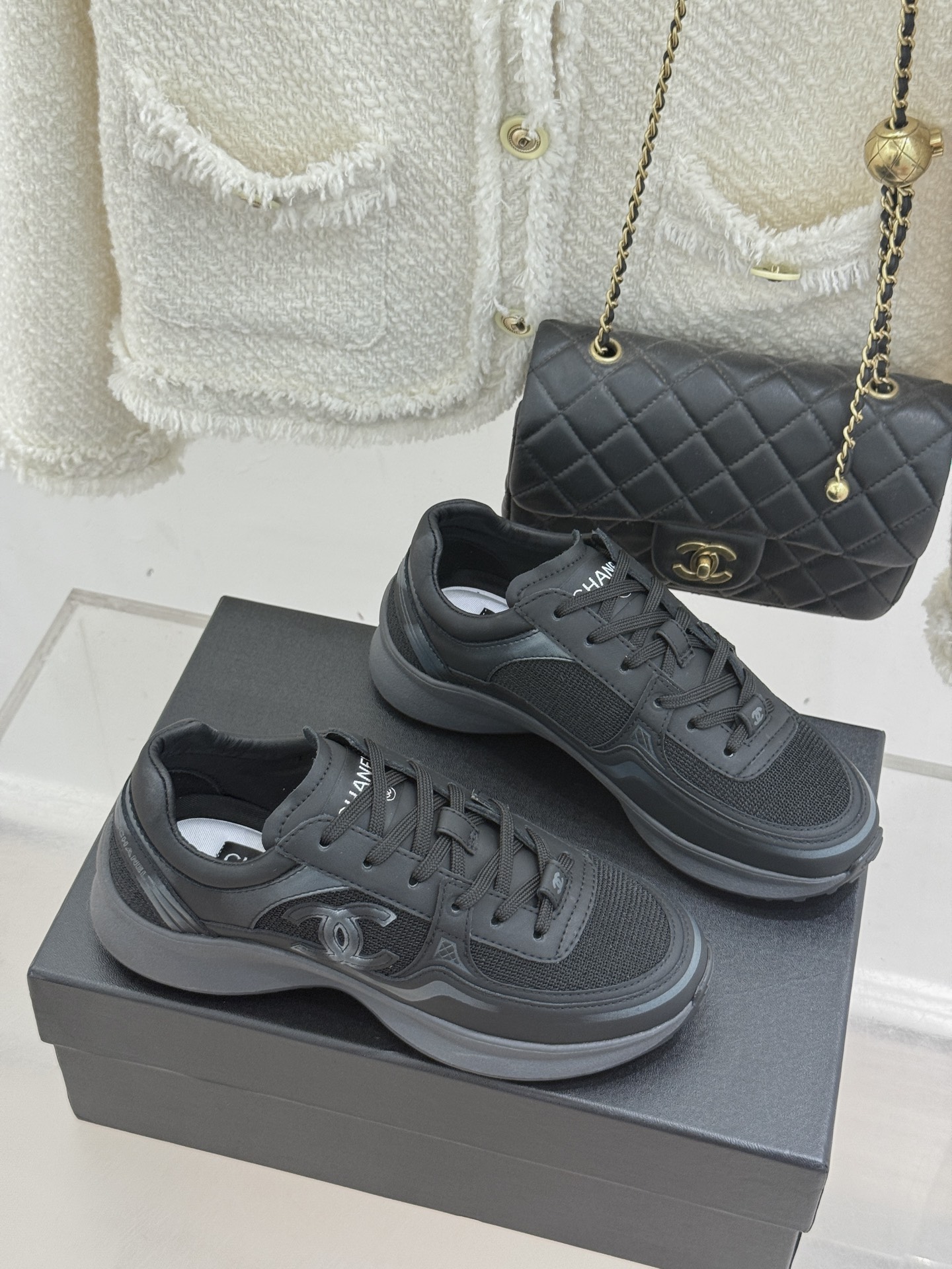 CHANE*｜小香26C侧面双C休闲运动鞋当巴黎大皇宫的星空灵感邂逅百年品牌基因这双鞋便成为跨越经典与现