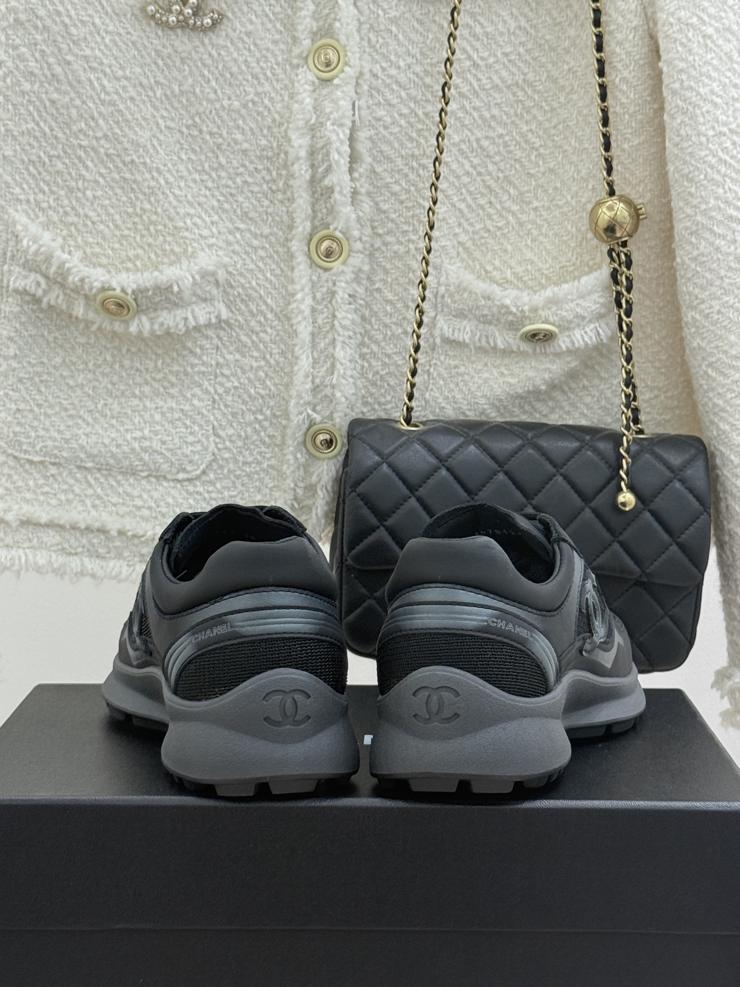 CHANE*｜小香26C侧面双C休闲运动鞋当巴黎大皇宫的星空灵感邂逅百年品牌基因这双鞋便成为跨越经典与现