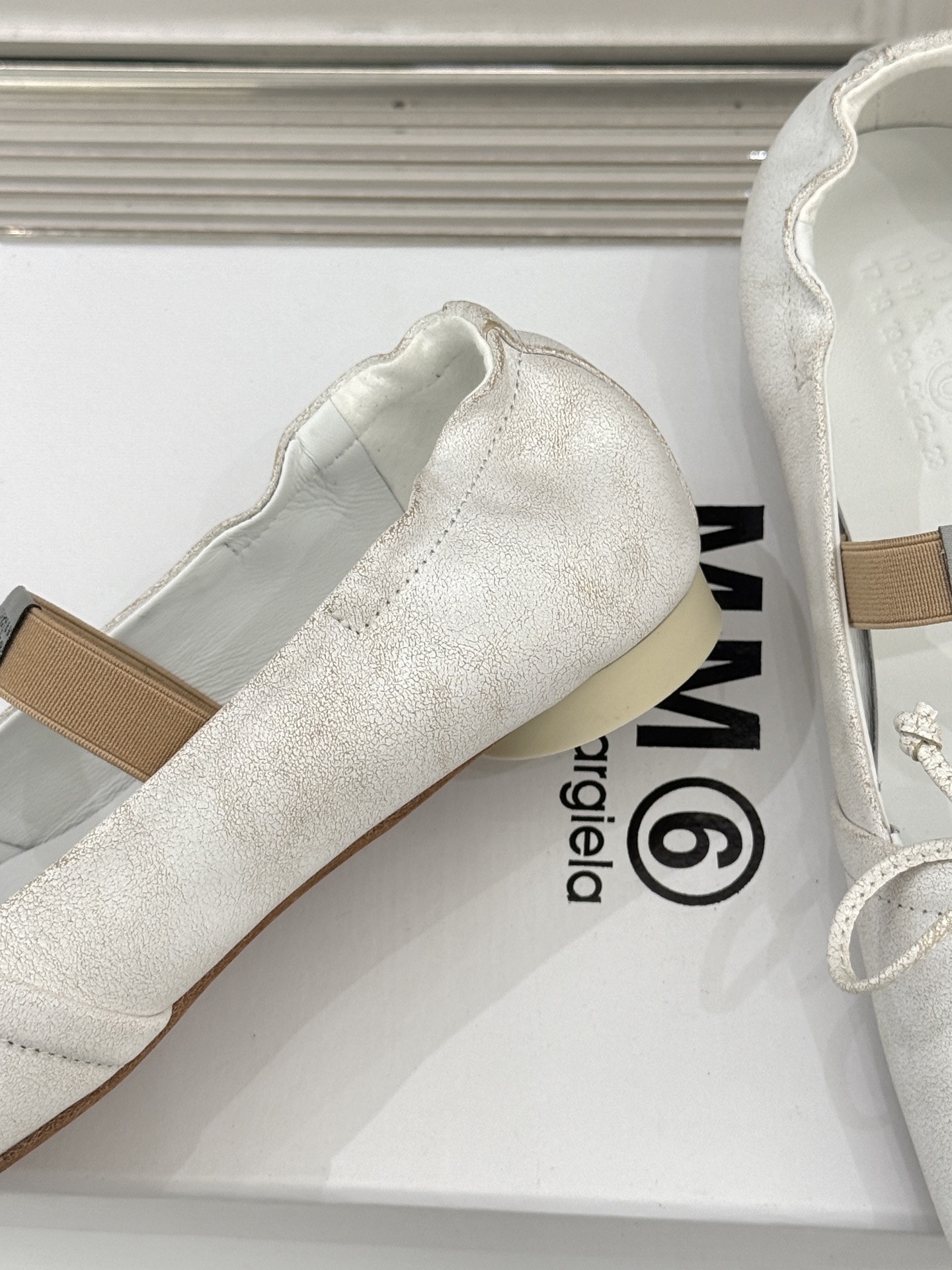 MaisonMargiela｜MM6马吉拉方头蝴蝶结凉拖芭蕾舞鞋当先锋解构主义邂逅夏日慵懒这双鞋为日常注