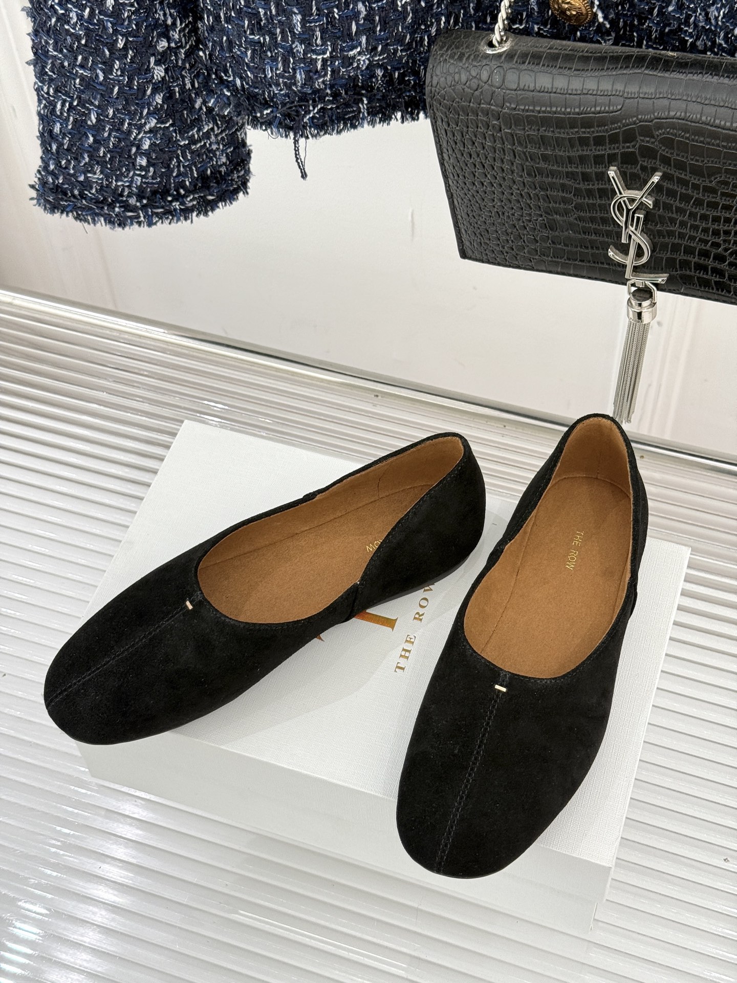 The Row25WF新品复古老钱风平底奶奶鞋单鞋The Row是老钱风的高阶时尚的终极表达。将品牌标志