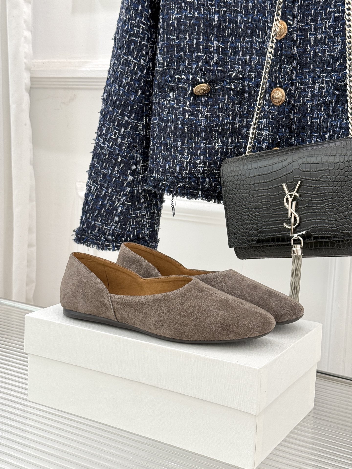 The Row25WF新品复古老钱风平底奶奶鞋单鞋The Row是老钱风的高阶时尚的终极表达。将品牌标志