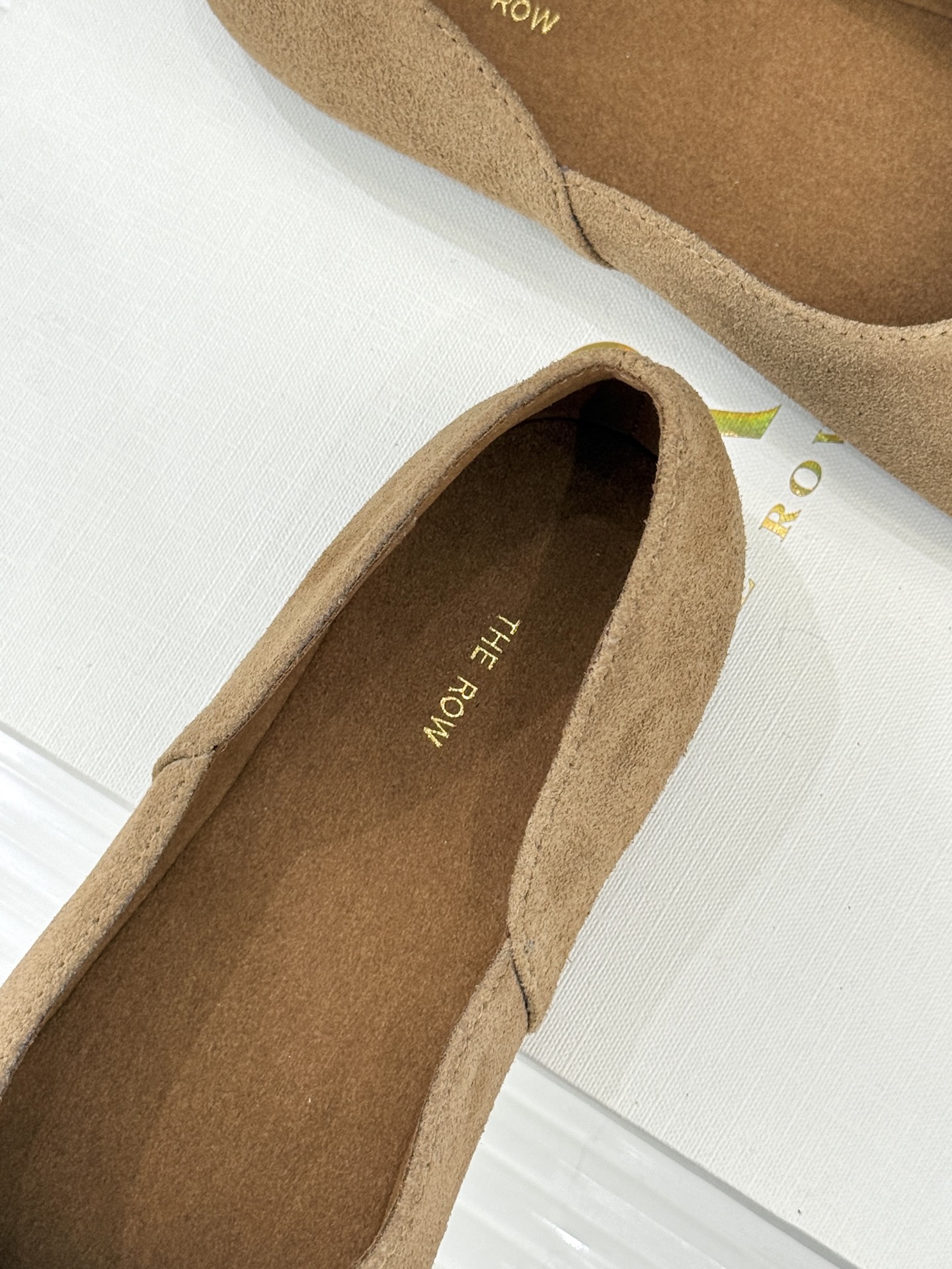 The Row25WF新品复古老钱风平底奶奶鞋单鞋The Row是老钱风的高阶时尚的终极表达。将品牌标志