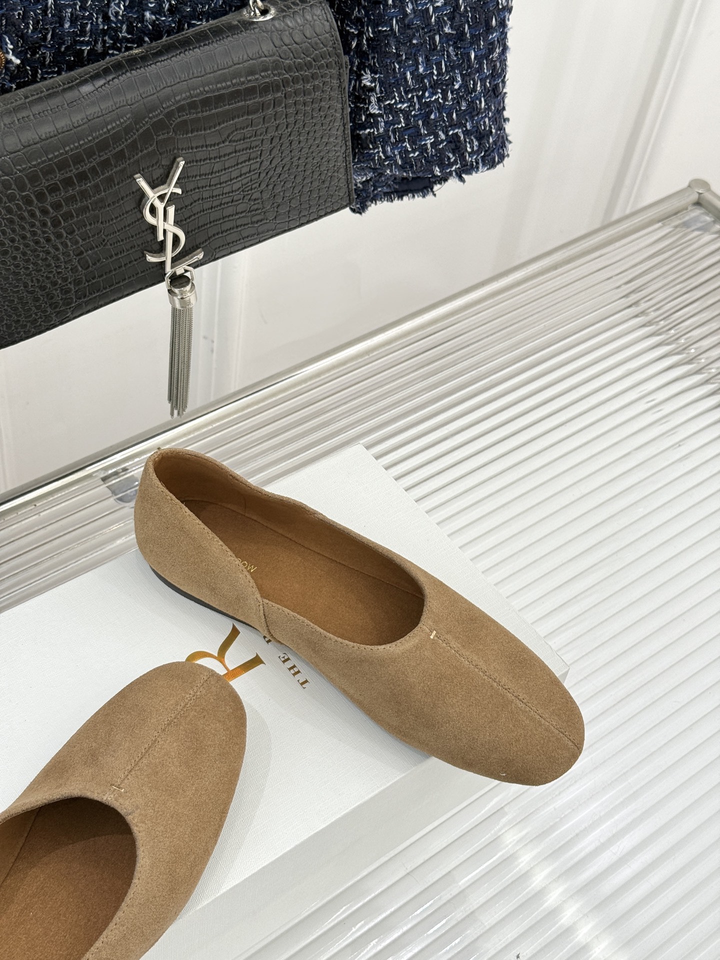 The Row25WF新品复古老钱风平底奶奶鞋单鞋The Row是老钱风的高阶时尚的终极表达。将品牌标志