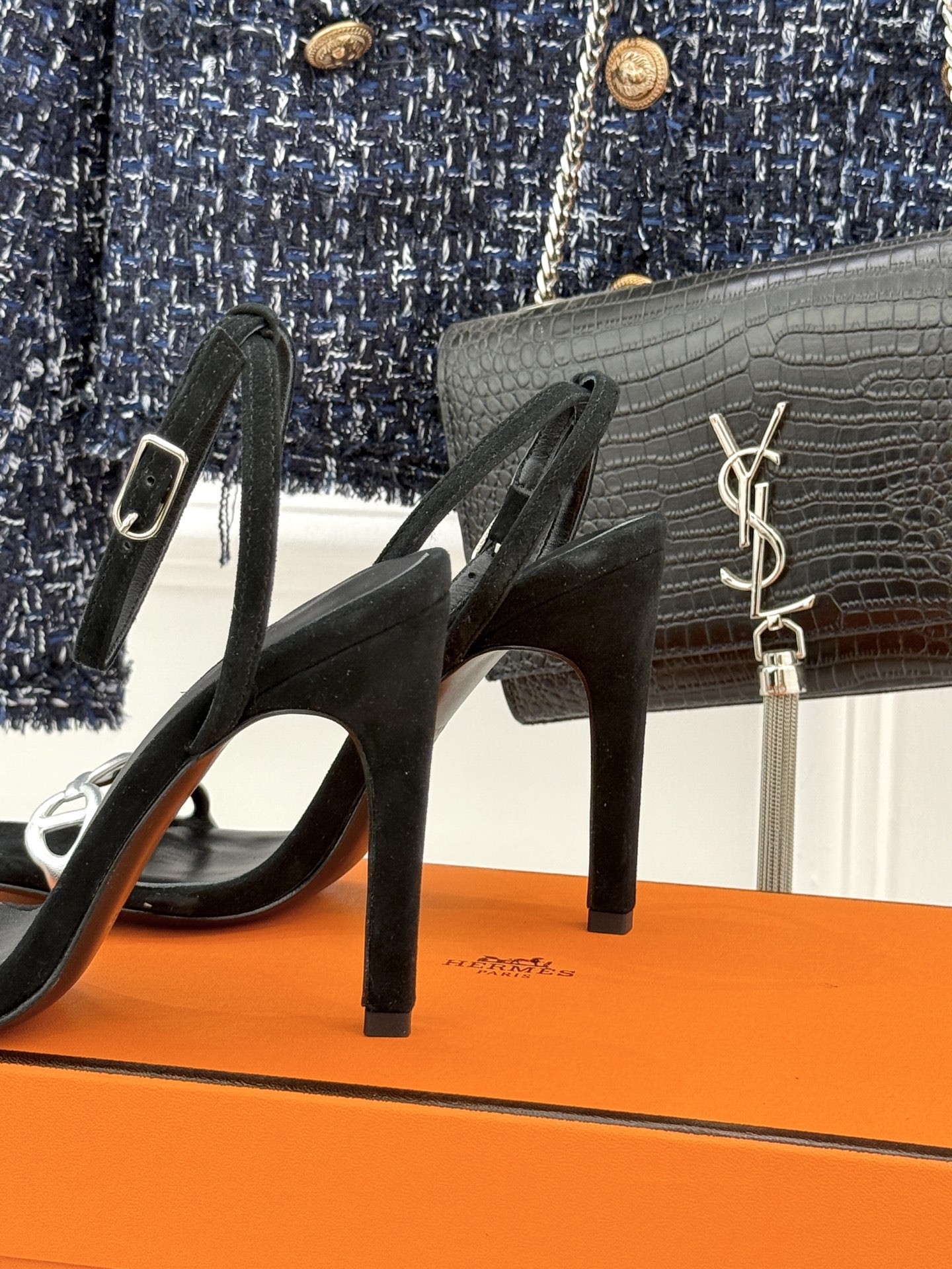 （配原版飞机盒）Hermès/爱马仕26WF早春新品早春猪鼻子一字带高跟凉鞋当巴黎早春的暖阳唤醒时尚韵律