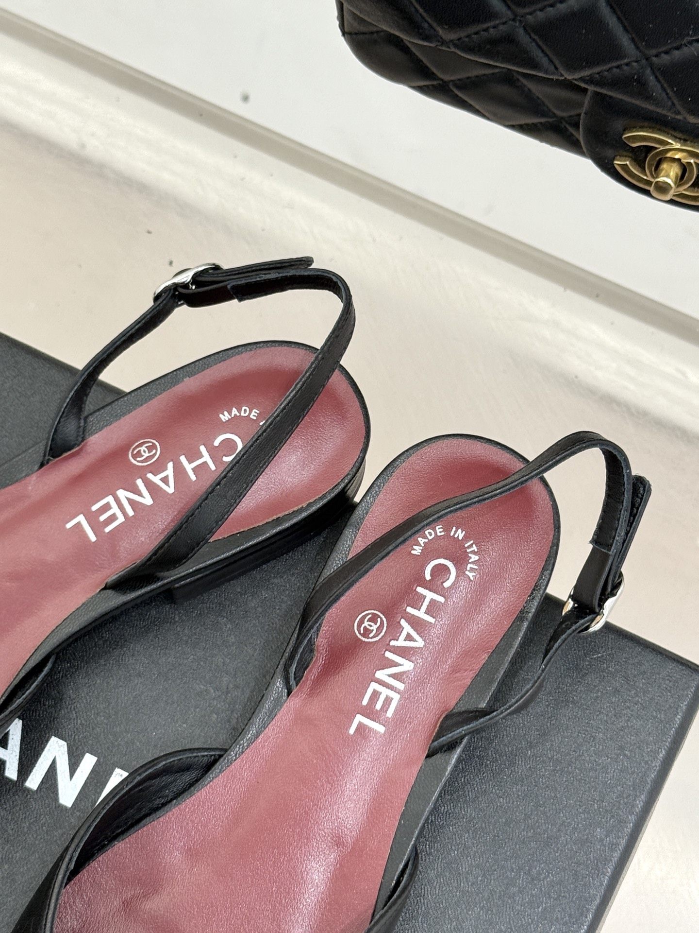 （⚠️我家花朵是真皮）CHANE*｜小香26X圣诞限定系列金银双生花朵凉鞋单鞋当圣诞的铃音撞碎冬日月光这