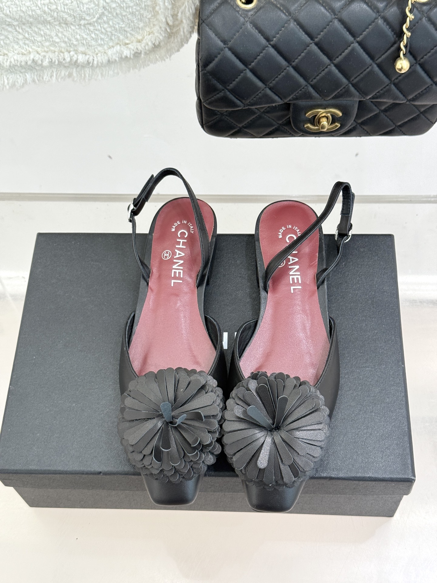 （⚠️我家花朵是真皮）CHANE*｜小香26X圣诞限定系列金银双生花朵凉鞋单鞋当圣诞的铃音撞碎冬日月光这