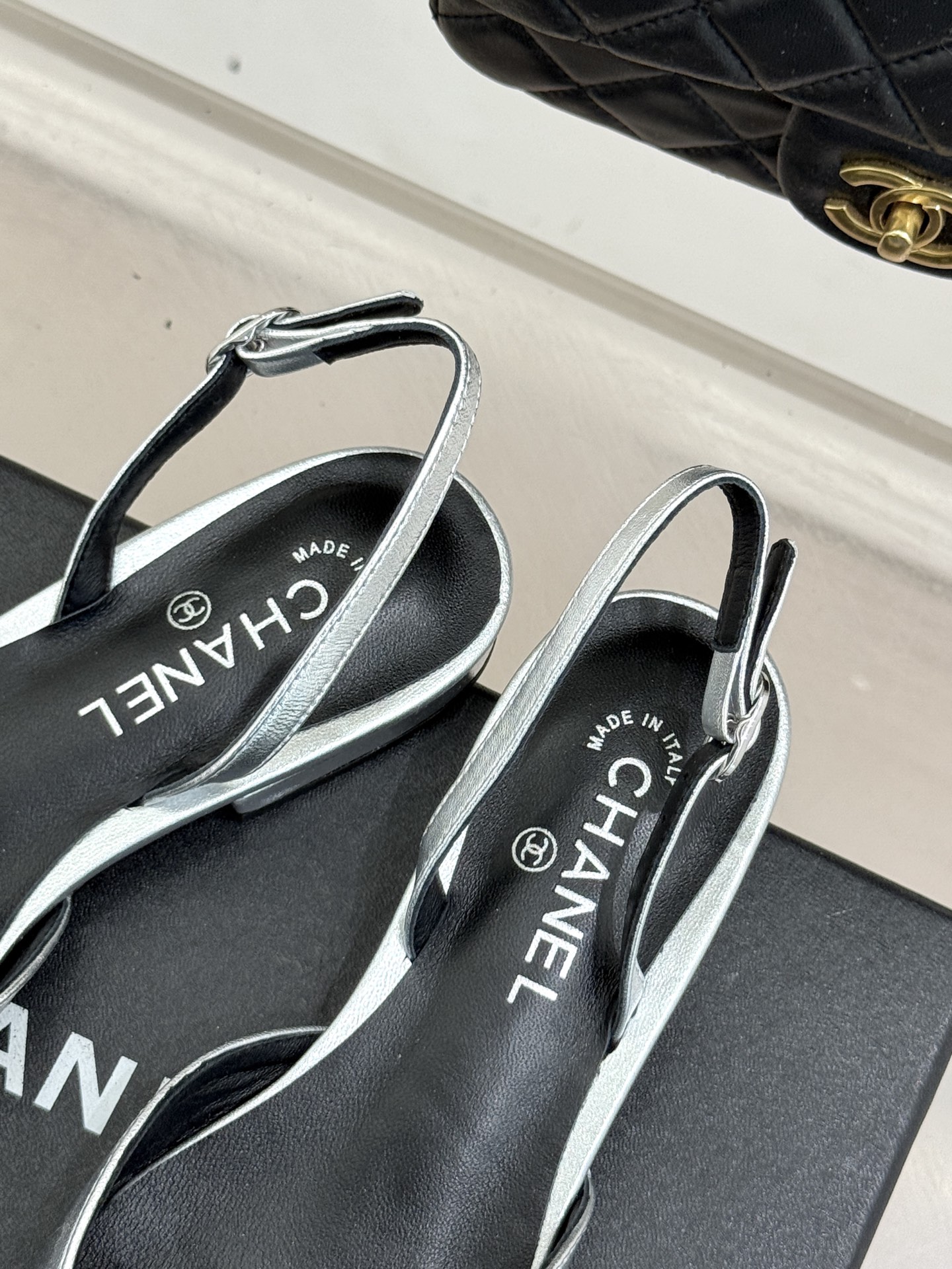 （⚠️我家花朵是真皮）CHANE*｜小香26X圣诞限定系列金银双生花朵凉鞋单鞋当圣诞的铃音撞碎冬日月光这