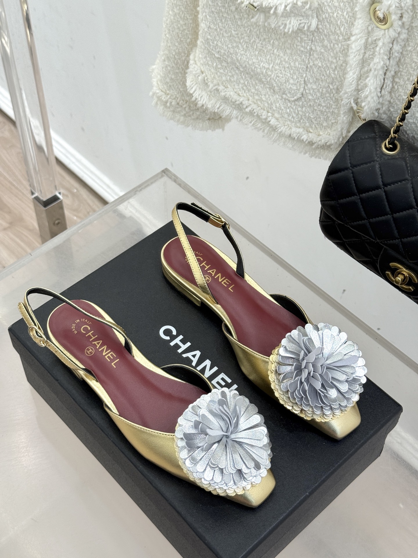 （⚠️我家花朵是真皮）CHANE*｜小香26X圣诞限定系列金银双生花朵凉鞋单鞋当圣诞的铃音撞碎冬日月光这