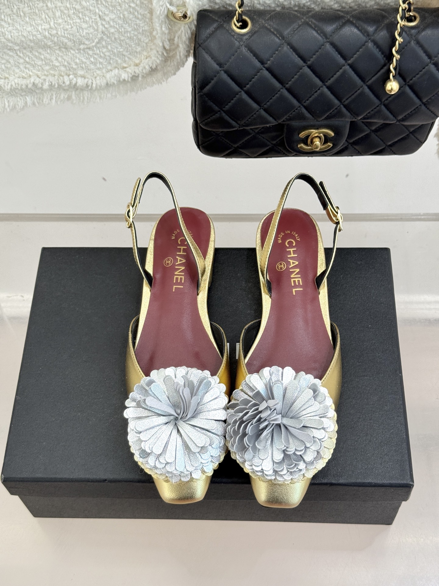 （⚠️我家花朵是真皮）CHANE*｜小香26X圣诞限定系列金银双生花朵凉鞋单鞋当圣诞的铃音撞碎冬日月光这