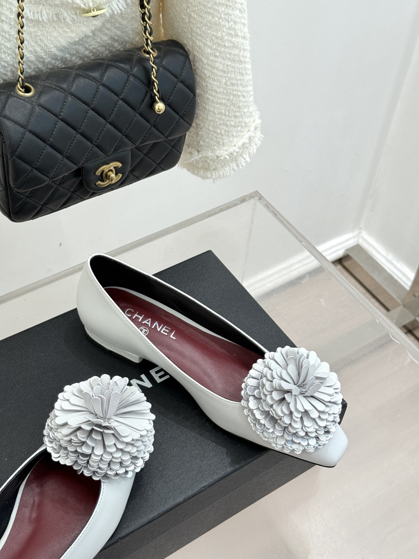 （⚠️我家花朵是真皮）CHANE*｜小香26X圣诞限定系列金银双生花朵凉鞋单鞋当圣诞的铃音撞碎冬日月光这