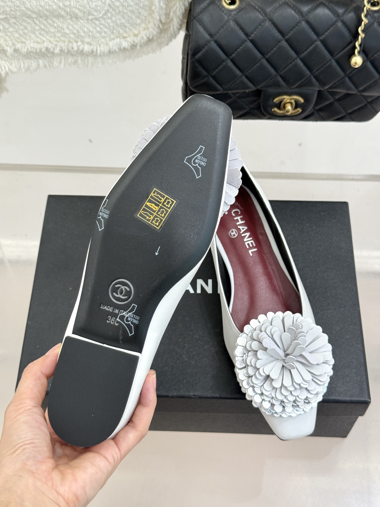 （⚠️我家花朵是真皮）CHANE*｜小香26X圣诞限定系列金银双生花朵凉鞋单鞋当圣诞的铃音撞碎冬日月光这